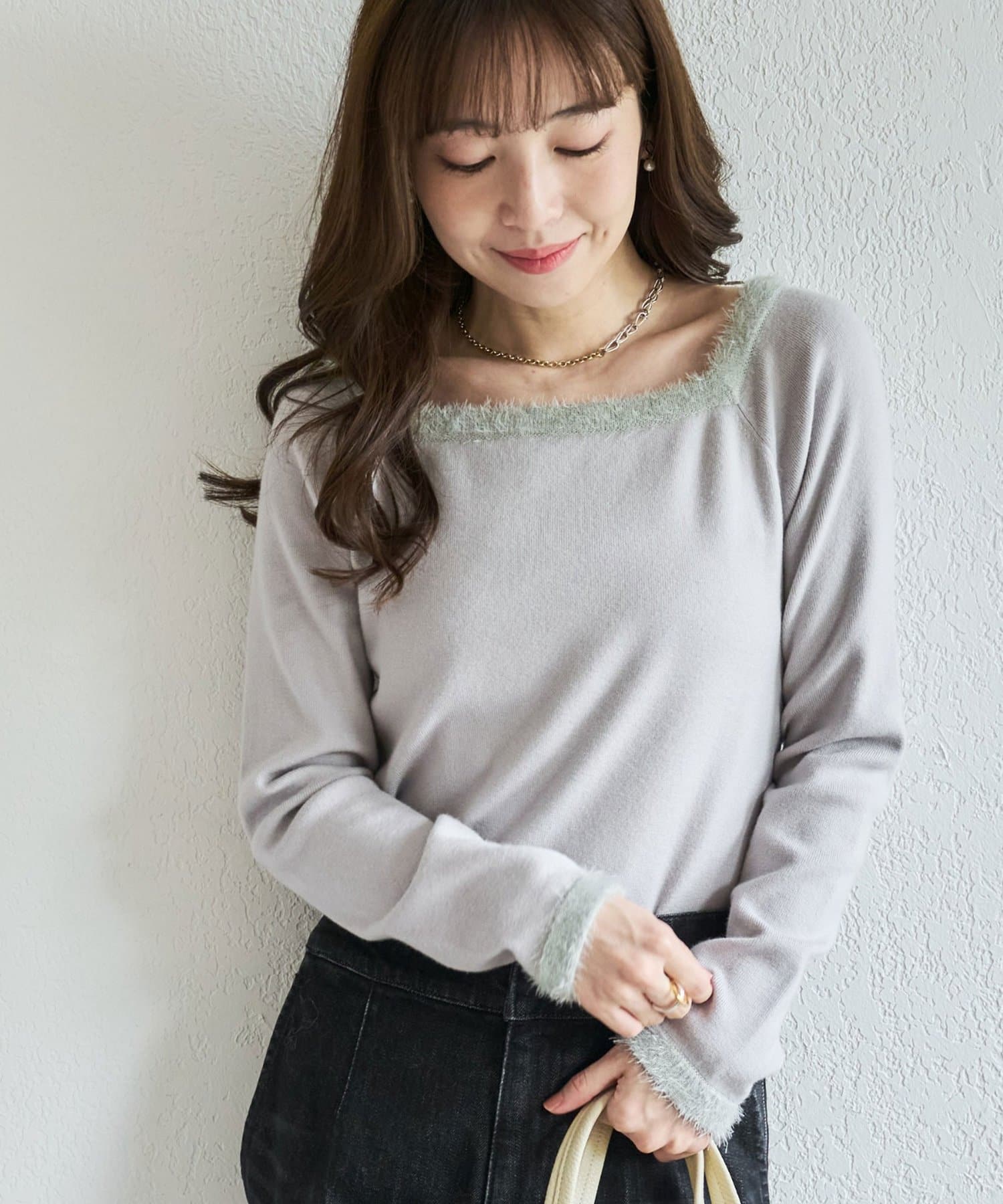 La boutique BonBon(ラブティックボンボン) 【お上品ふわふわ】スクエアネックファーヤーントリムニット