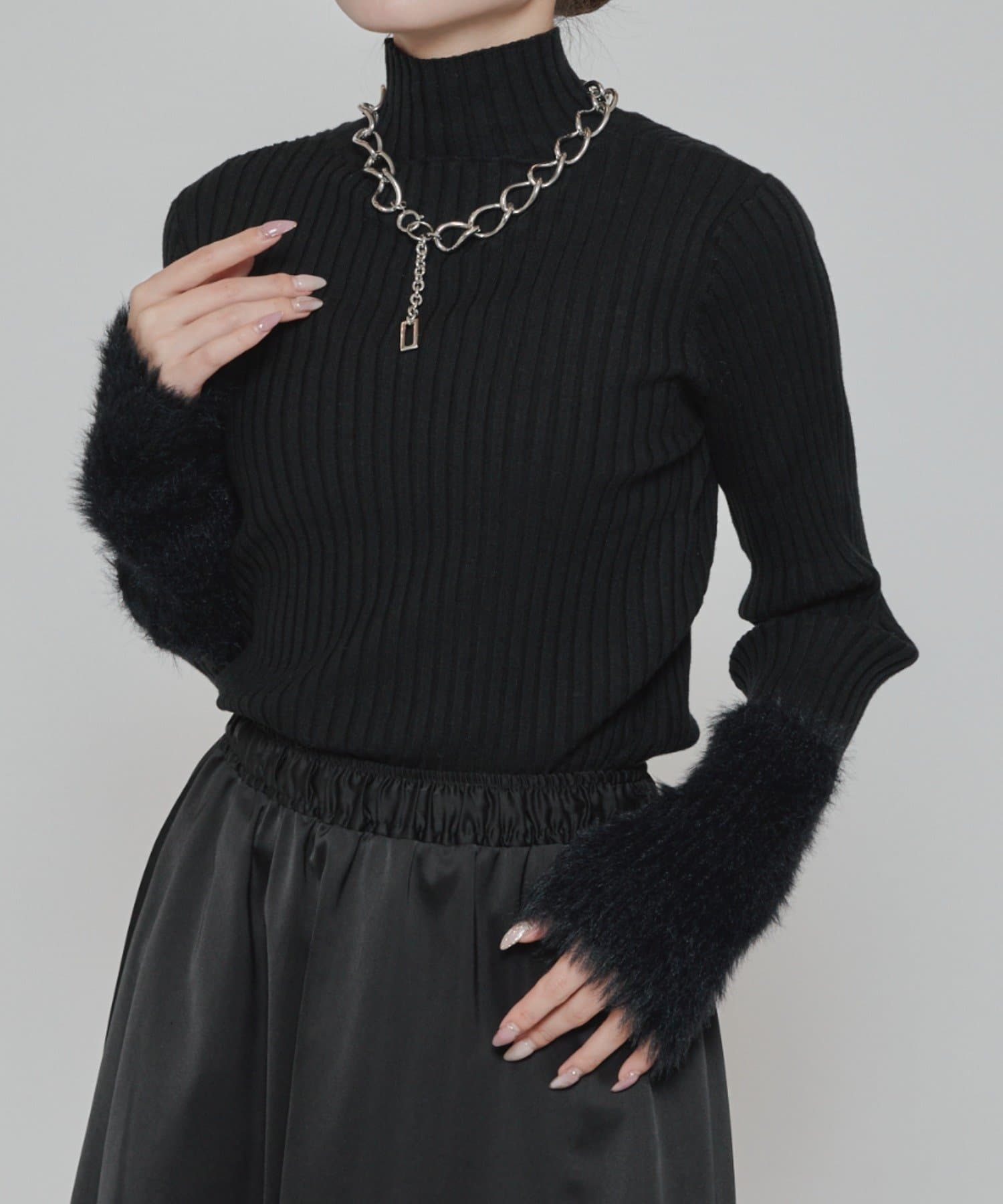 Lui's(ルイス) 袖フェザーリブタートルニット 26aw