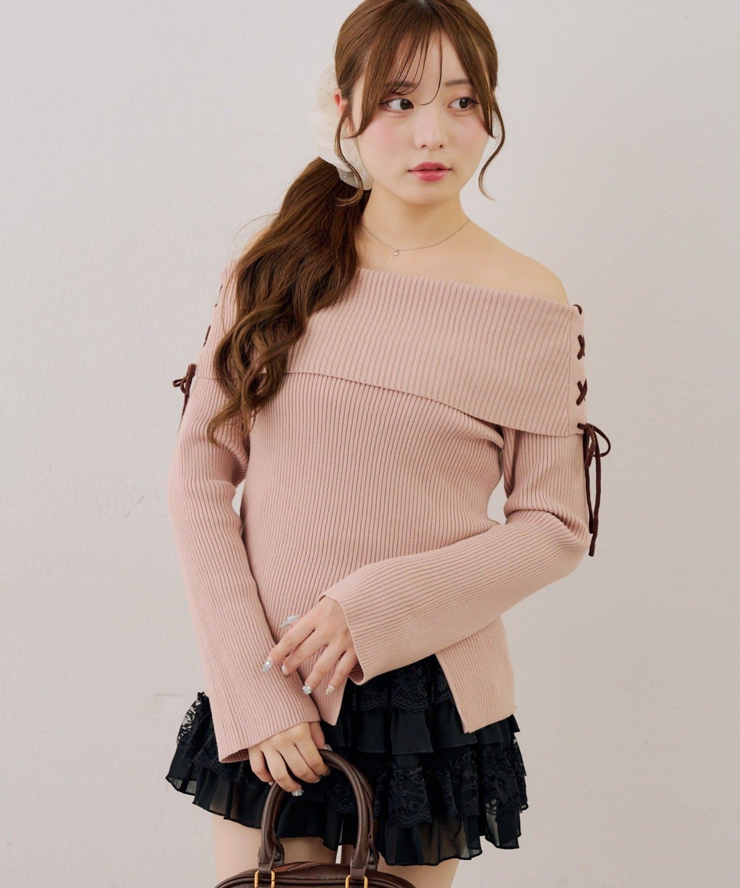 NICE CLAUP / OLIVE des OLIVE OUTLET(ナイスクラップ  / オリーブ デ オリーブ アウトレット) 【@reve.perle_/@nc_runa0119企画】オフショルニット