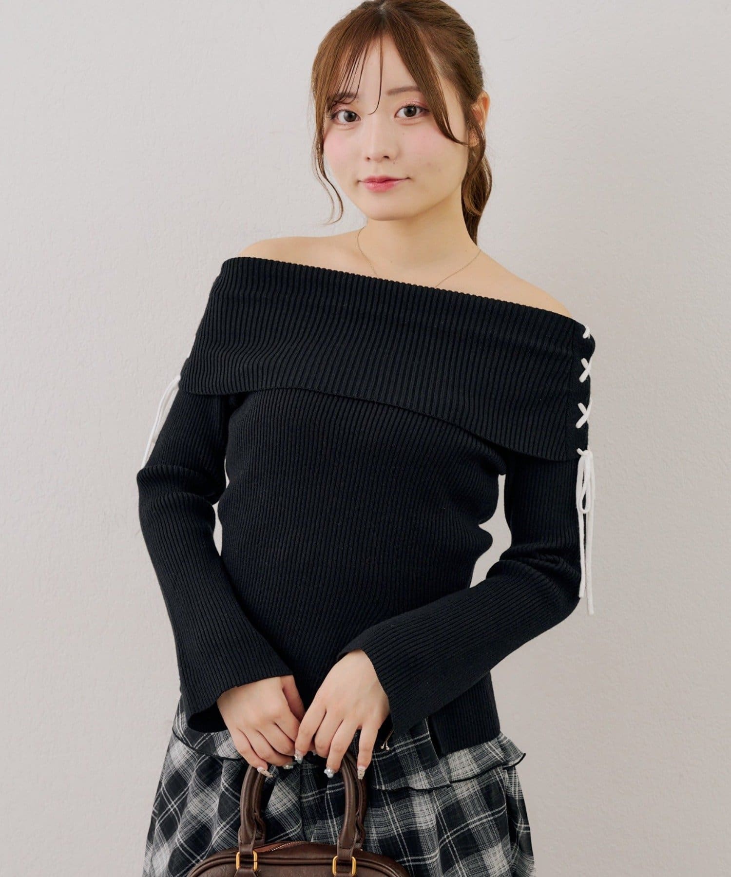 NICE CLAUP / OLIVE des OLIVE OUTLET(ナイスクラップ  / オリーブ デ オリーブ アウトレット) 【@reve.perle_/@nc_runa0119企画】オフショルニット