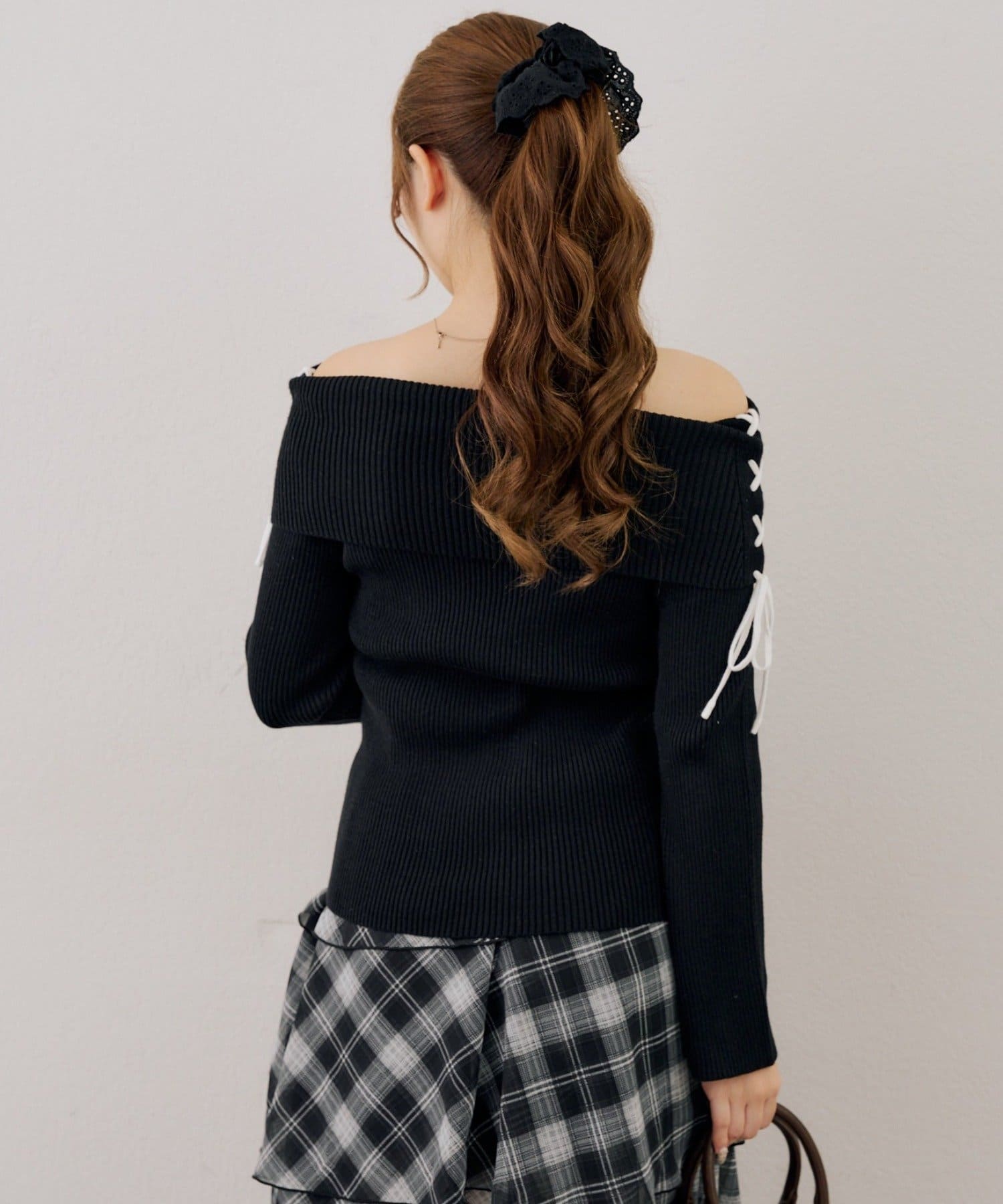NICE CLAUP / OLIVE des OLIVE OUTLET(ナイスクラップ  / オリーブ デ オリーブ アウトレット) 【@reve.perle_/@nc_runa0119企画】オフショルニット