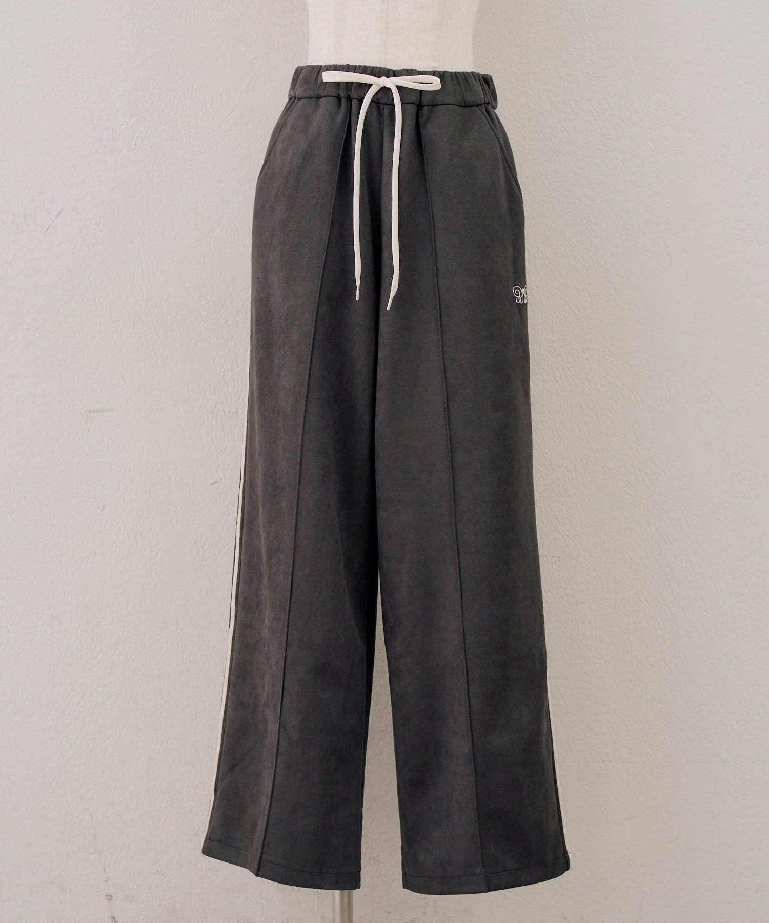 NICE CLAUP / OLIVE des OLIVE OUTLET(ナイスクラップ  / オリーブ デ オリーブ アウトレット) 【ANOTHER BRANCH】セットアップ可能スエードサイドラインパンツ