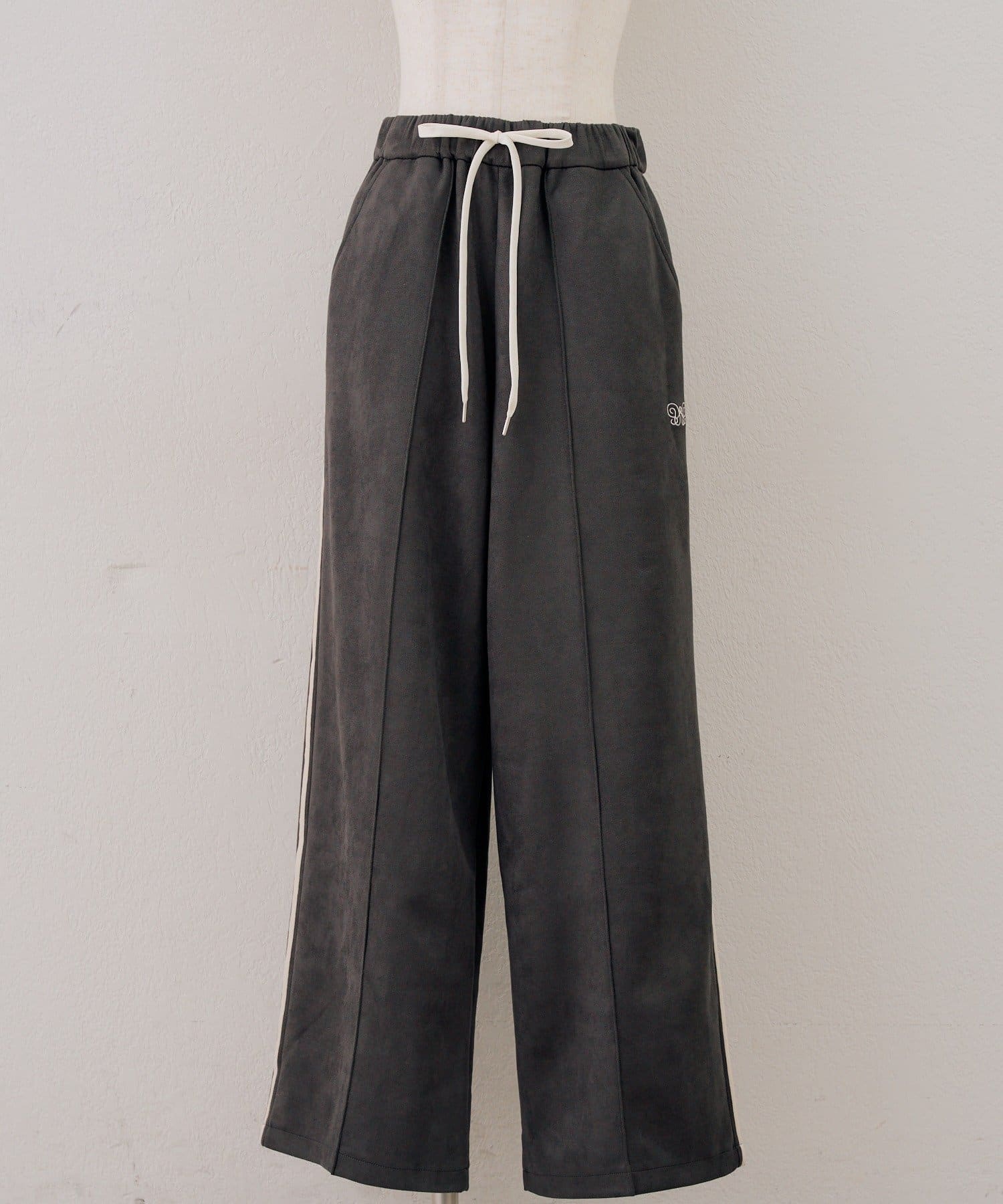 NICE CLAUP / OLIVE des OLIVE OUTLET(ナイスクラップ  / オリーブ デ オリーブ アウトレット) 【ANOTHER BRANCH】セットアップ可能スエードサイドラインパンツ