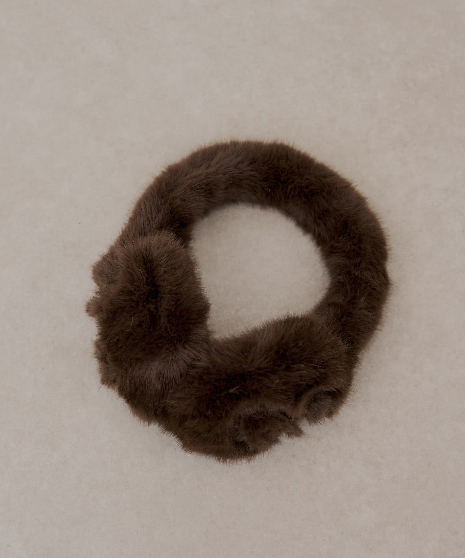 Chico(チコ) ロゴ刺繍ファーイヤマフ