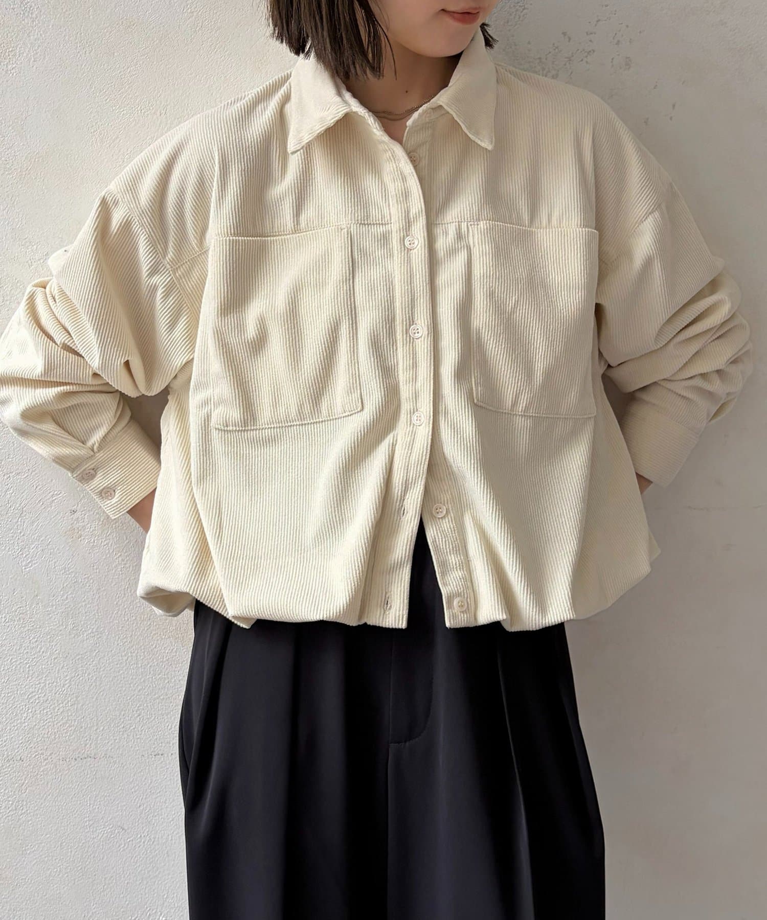 Thevon.(ゼヴォン) 裾バルーンコーデュロイシャツ