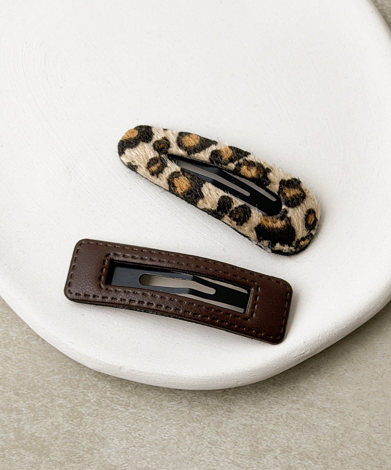 3COINS(スリーコインズ) レオパードムジパッチンピン2個セット