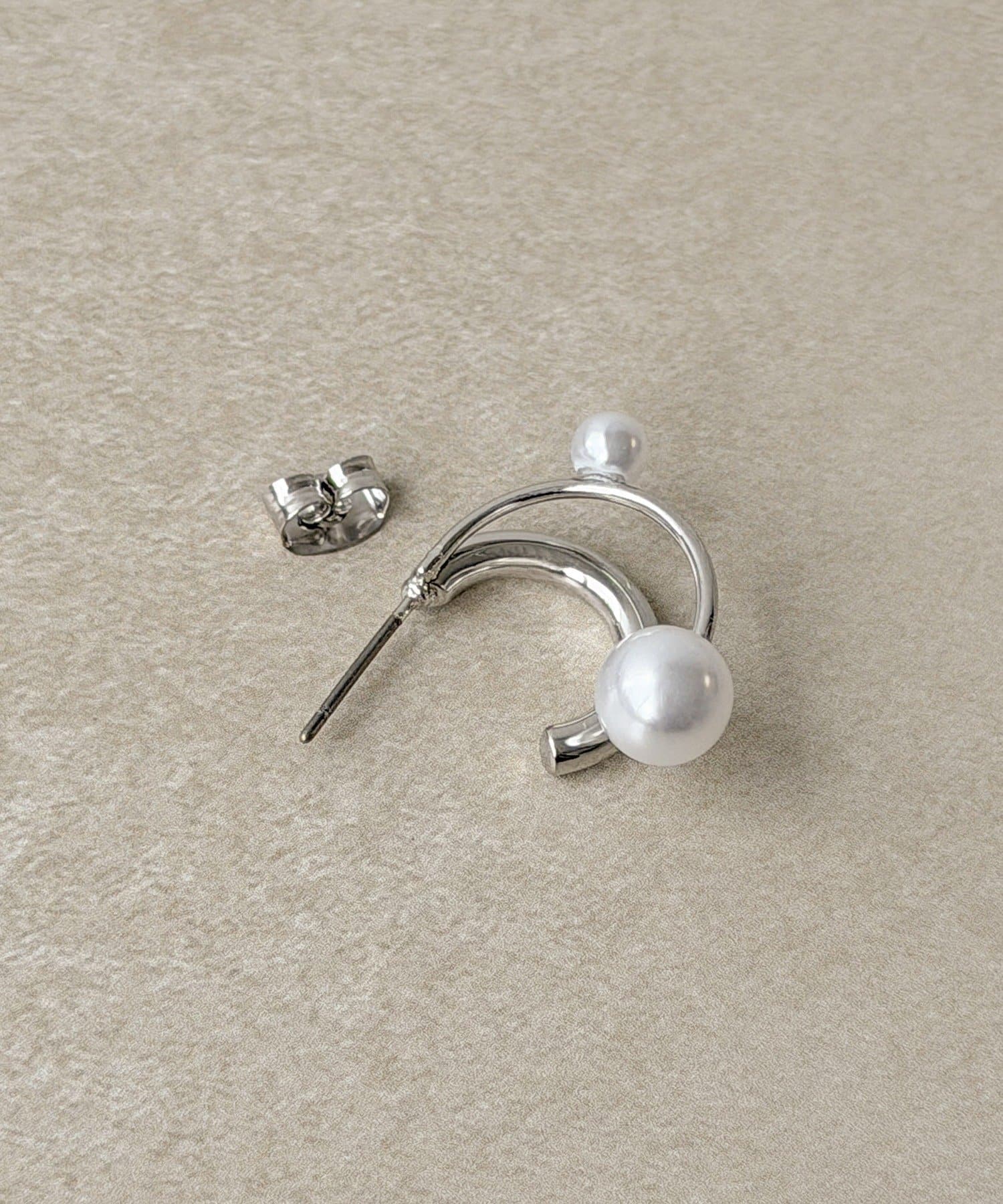 3COINS(スリーコインズ) ダブルラインパールピアス