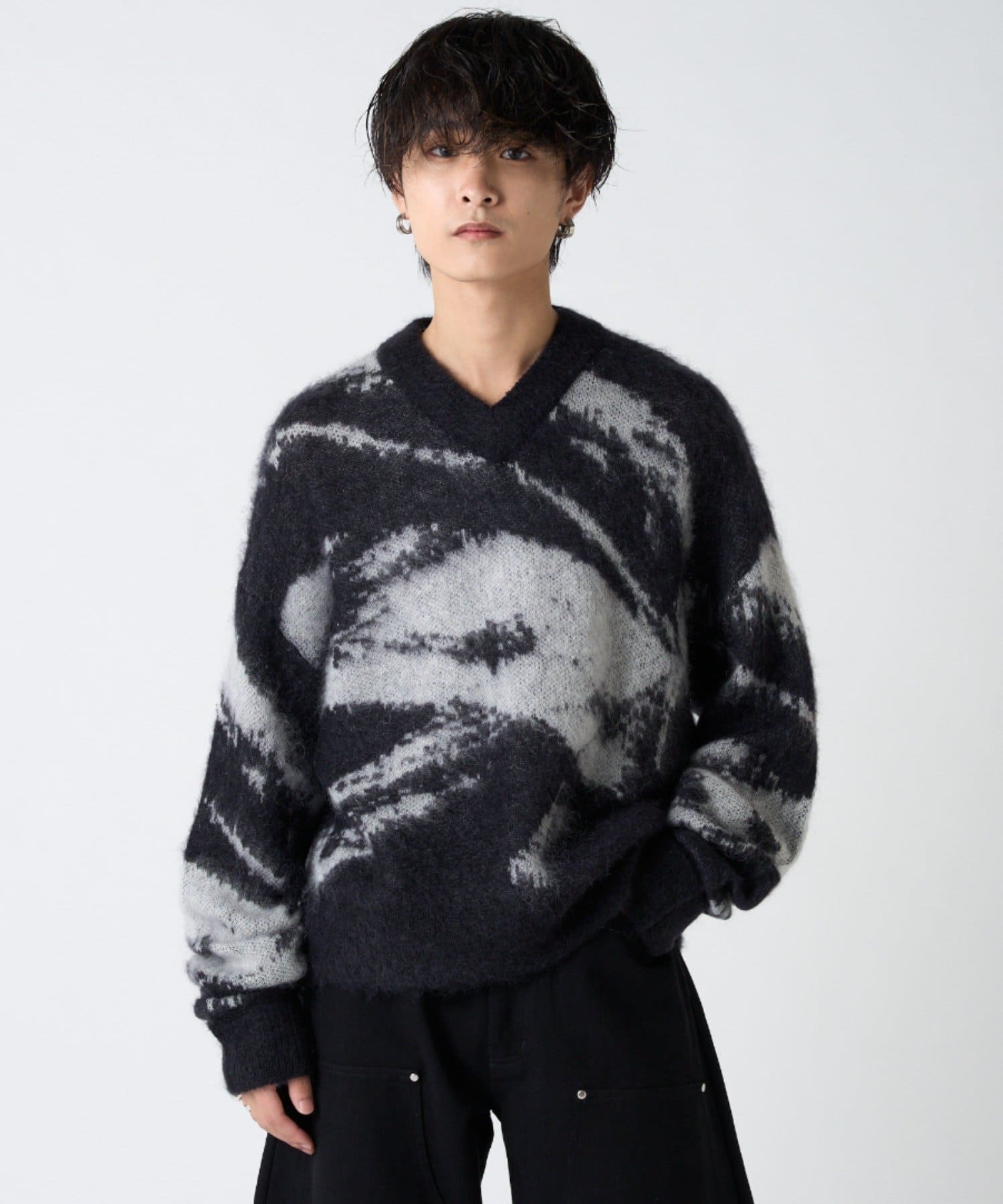 Lui's(ルイス) SURJENT モヘア混ジャカード Vネックニット