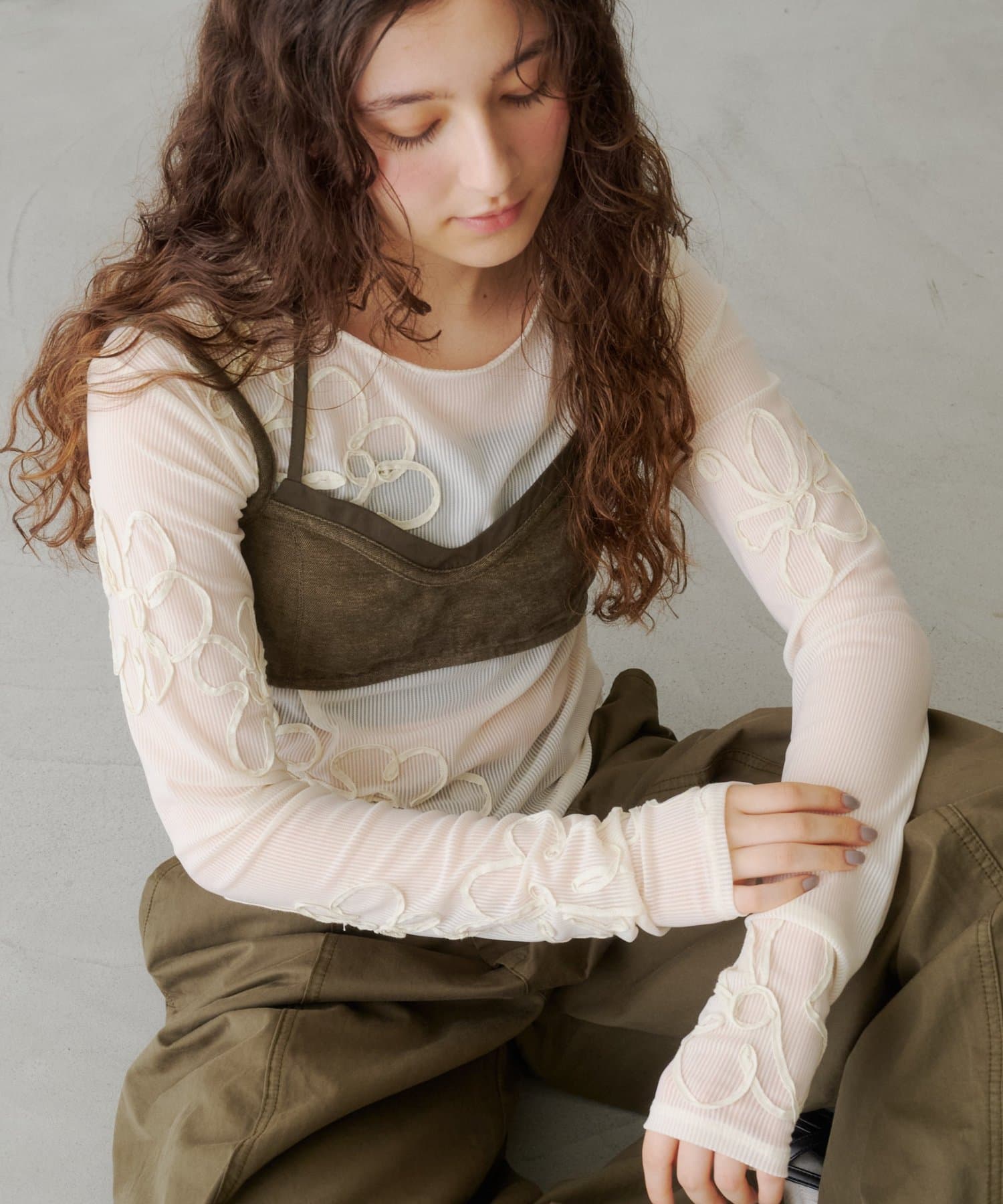 Kastane(カスタネ) 【WEB限定】フラワーコード刺繍シアーTOPS