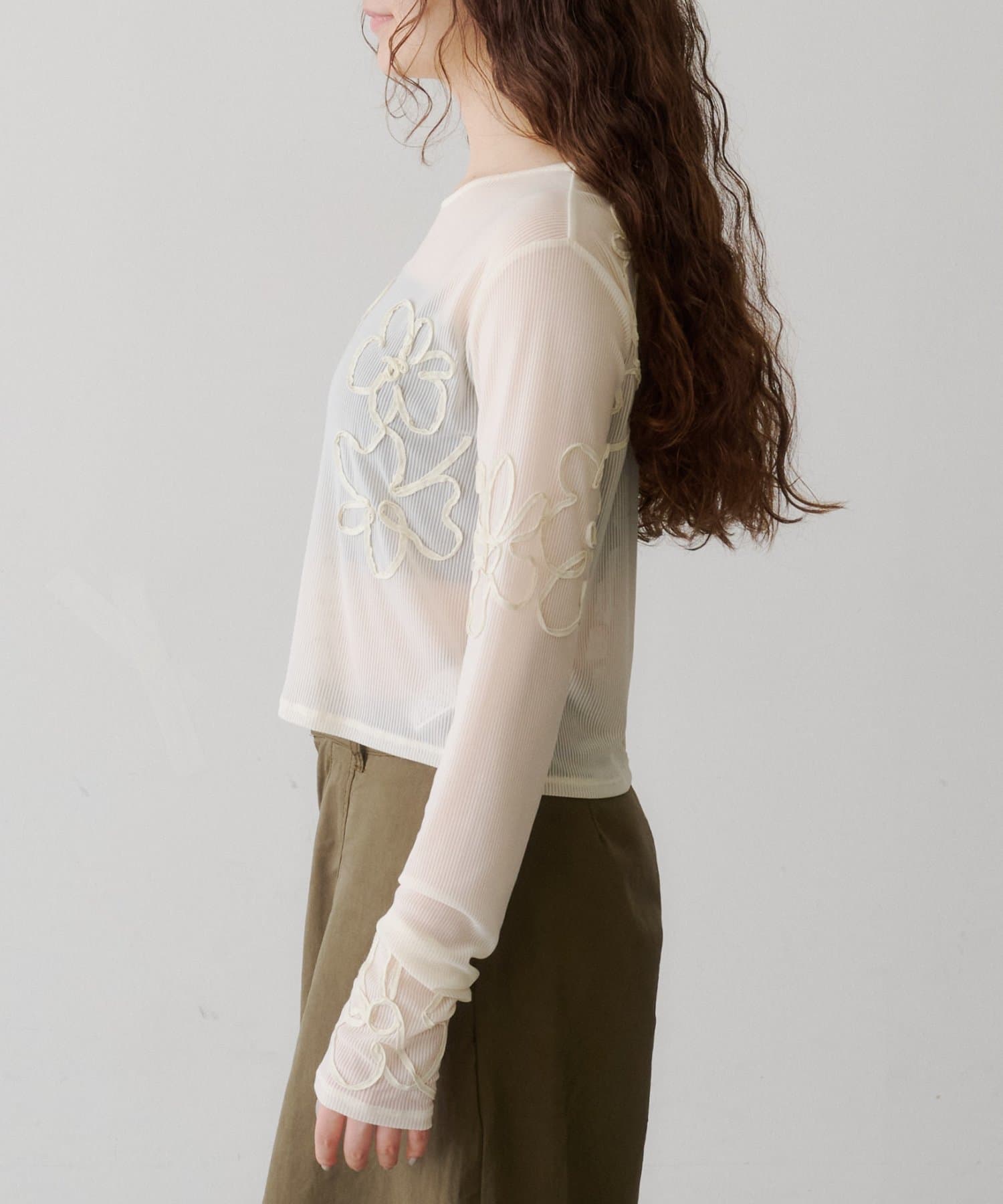 Kastane(カスタネ) 【WEB限定】フラワーコード刺繍シアーTOPS