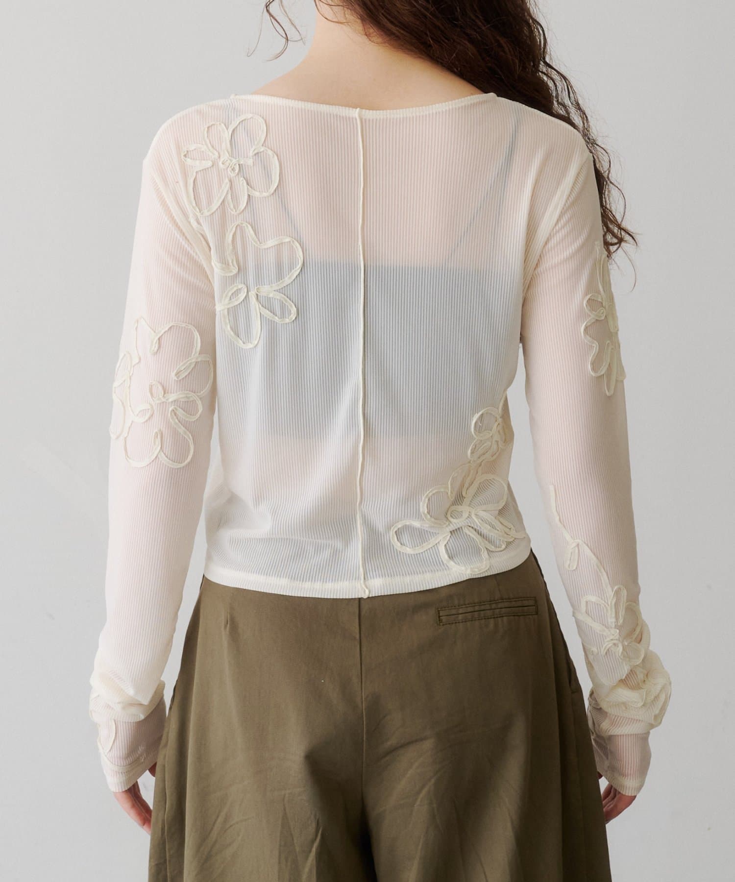 Kastane(カスタネ) 【WEB限定】フラワーコード刺繍シアーTOPS