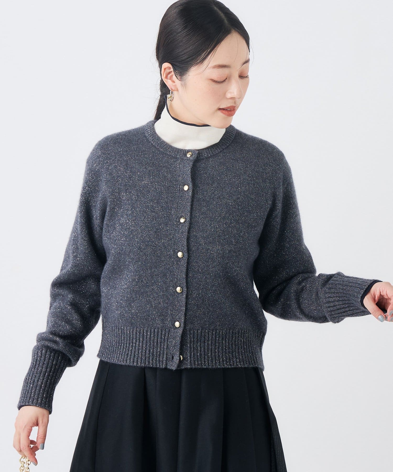NOLLEY'S(ノーリーズ) 《手洗い可能》へアリーラメクルーネックカーディガン