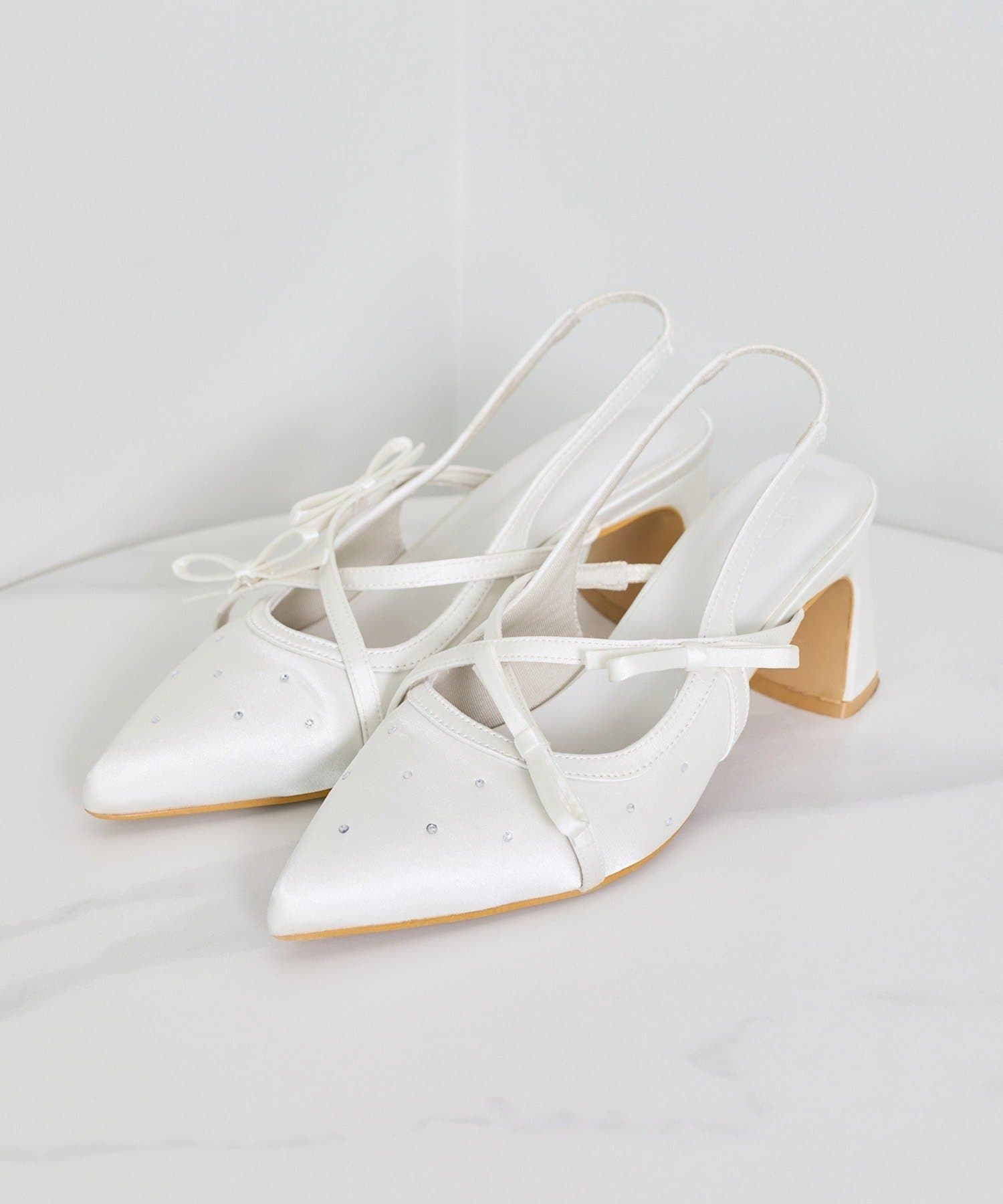 NICE CLAUP / OLIVE des OLIVE OUTLET(ナイスクラップ  / オリーブ デ オリーブ アウトレット) 【one after another】クロスリボンパンプス