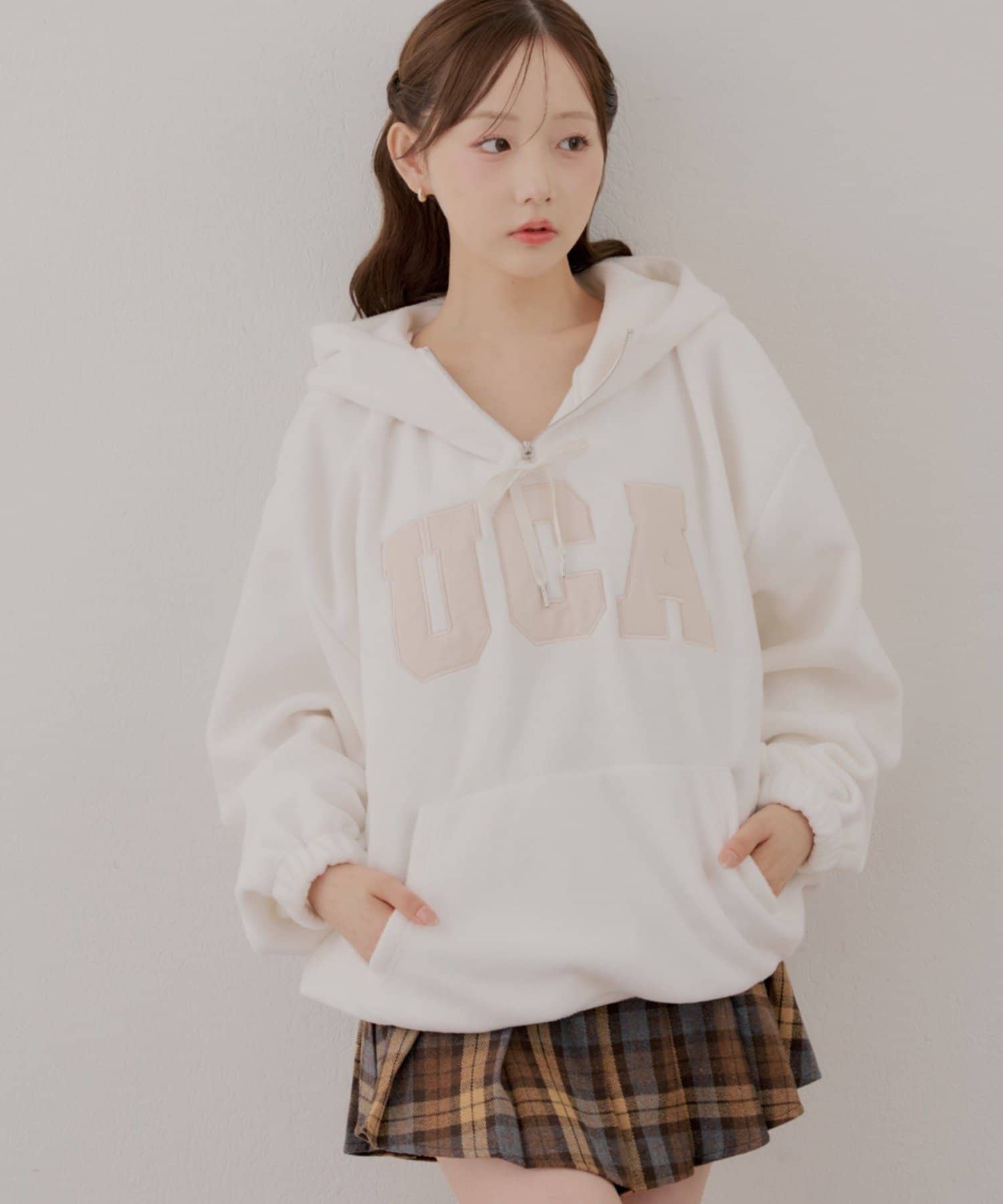 NICE CLAUP / OLIVE des OLIVE OUTLET(ナイスクラップ  / オリーブ デ オリーブ アウトレット) 【continuer】ロゴフリースパーカー