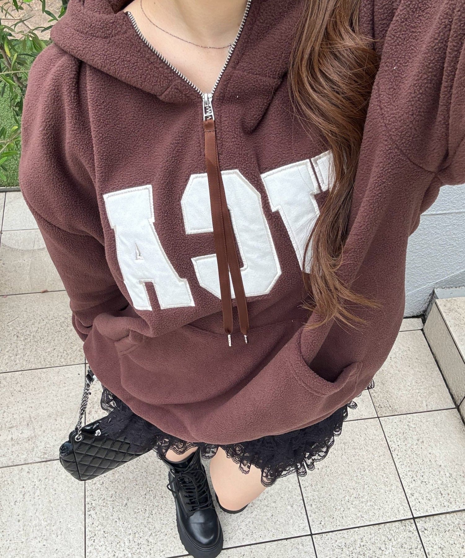 NICE CLAUP / OLIVE des OLIVE OUTLET(ナイスクラップ  / オリーブ デ オリーブ アウトレット) 【continuer】ロゴフリースパーカー