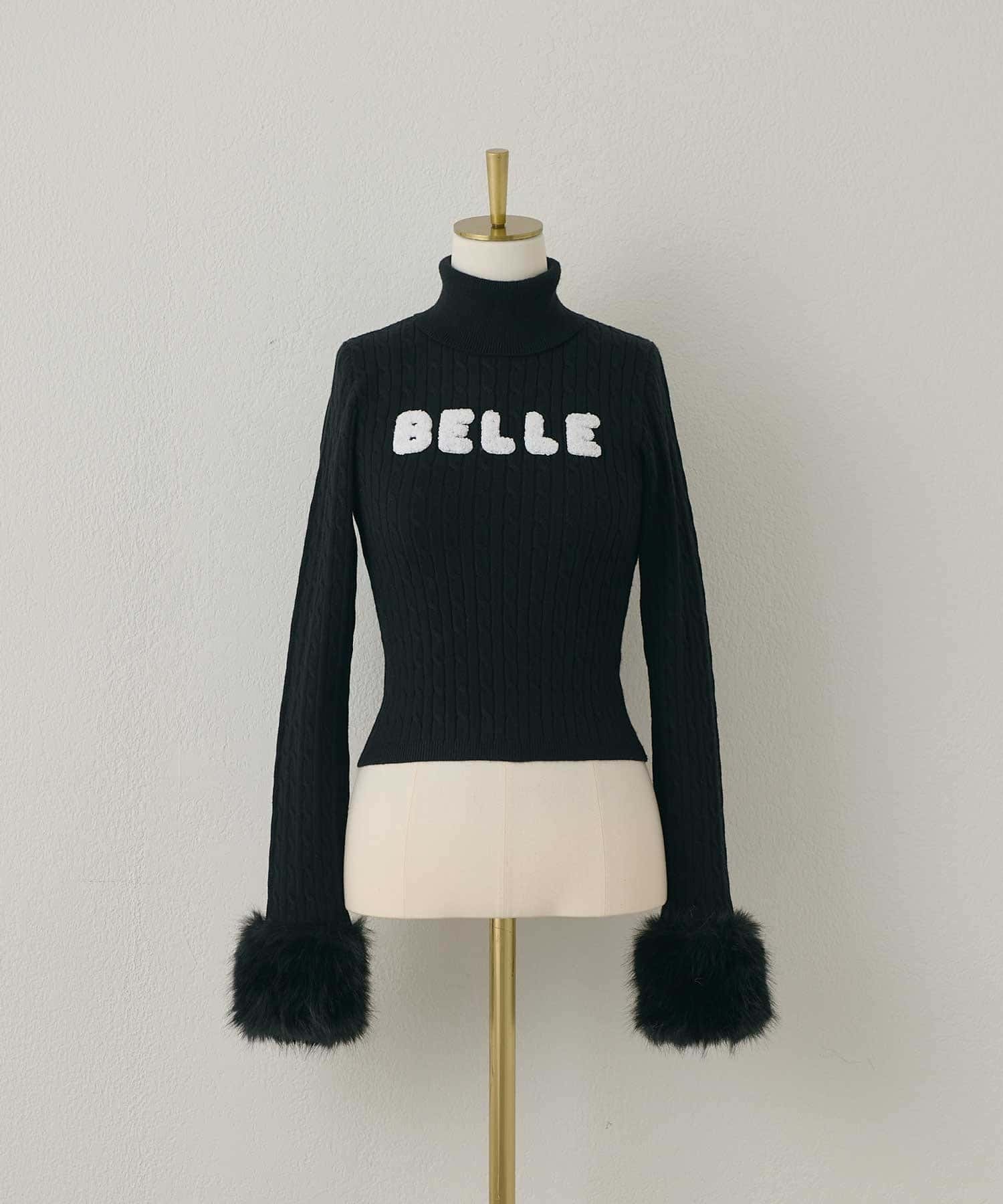 Belle Charme(ベルシャルム) Belle Logo Fur Sleeve Knit