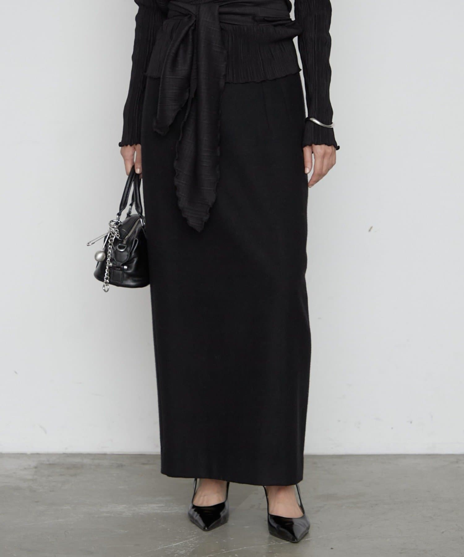 LENUÉE/ルヌイ】バックボタンウールスカート | LOUNGEDRESS(ラウンジ