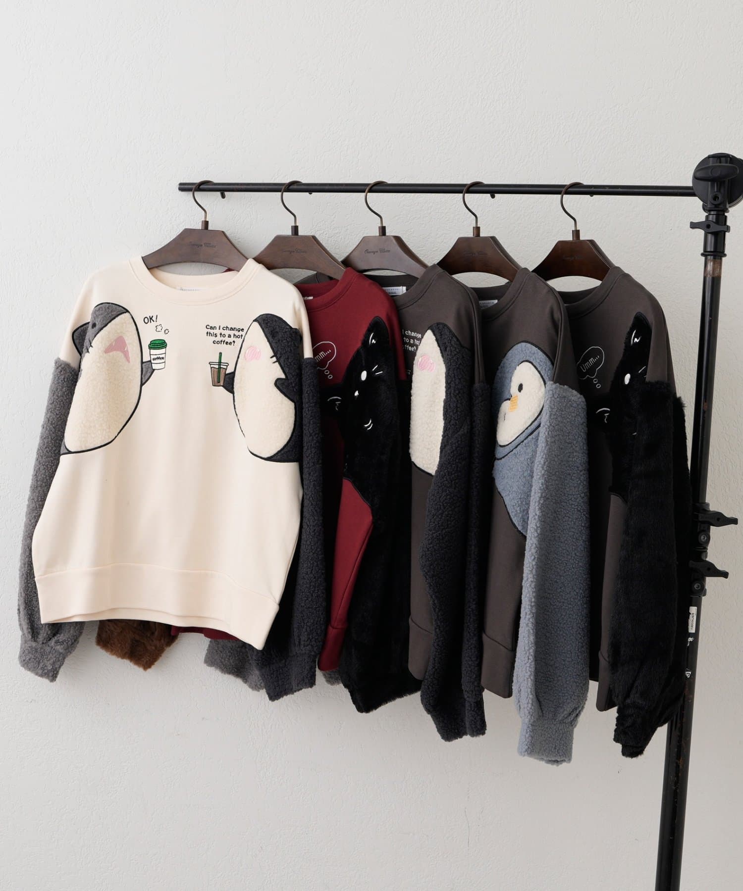 NICE CLAUP / OLIVE des OLIVE OUTLET(ナイスクラップ  / オリーブ デ オリーブ アウトレット) 【ANOTHER BRANCH】ユルキャラひょっこり袖スエット