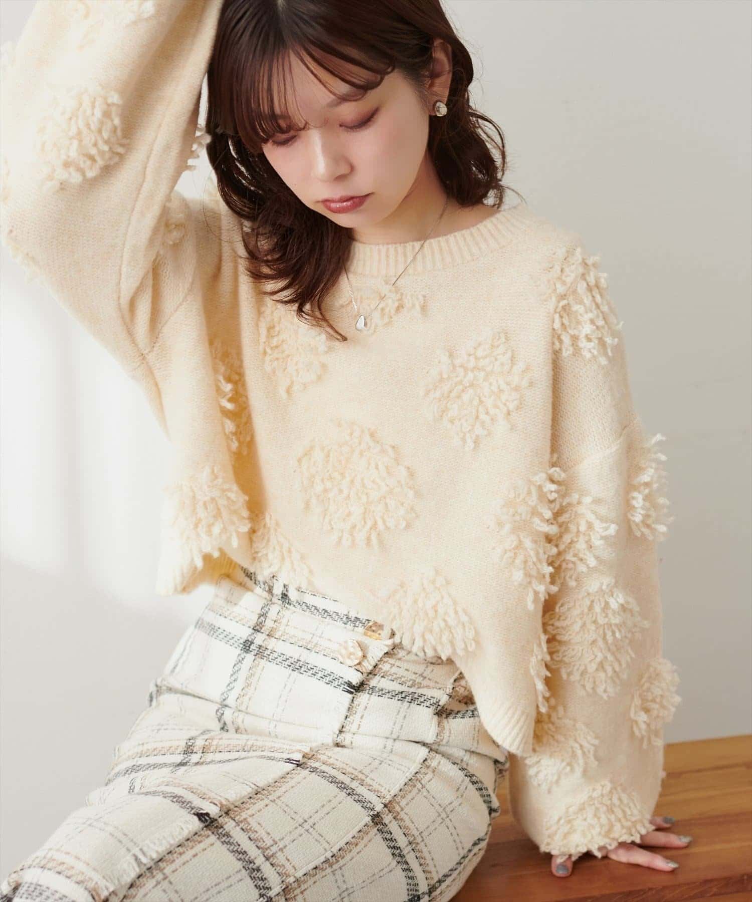 natural couture(ナチュラルクチュール) もしゃもしゃフラワーライクショートニット