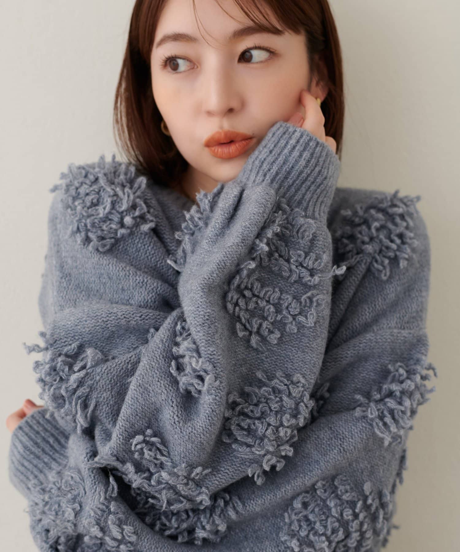 natural couture(ナチュラルクチュール) もしゃもしゃフラワーライクショートニット
