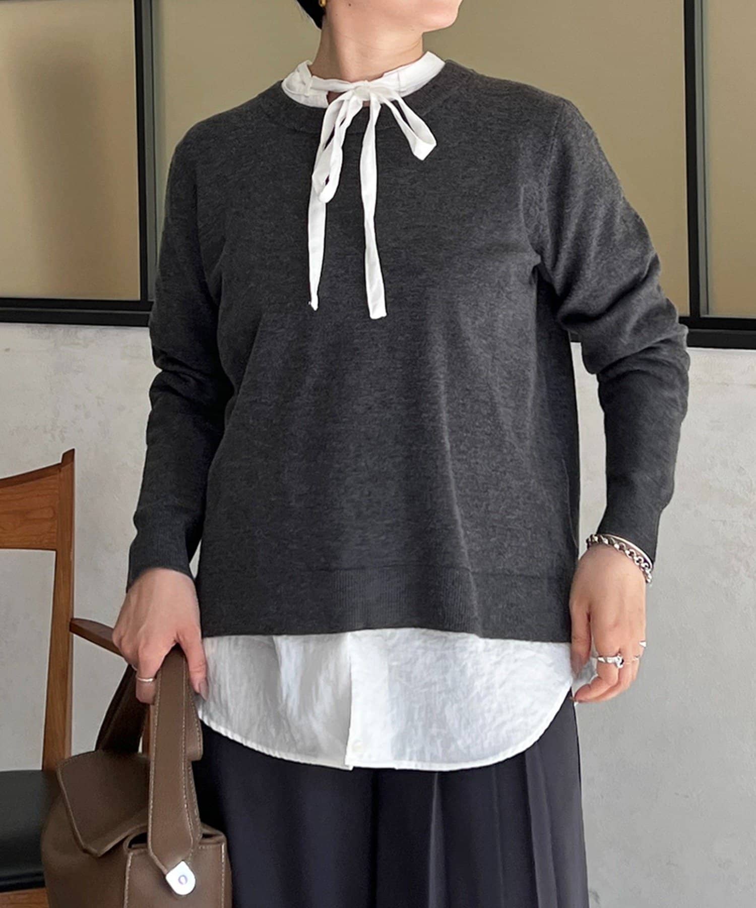 un dix cors(アンディコール) スーパーストレッチ後ろスリットプルオーバー