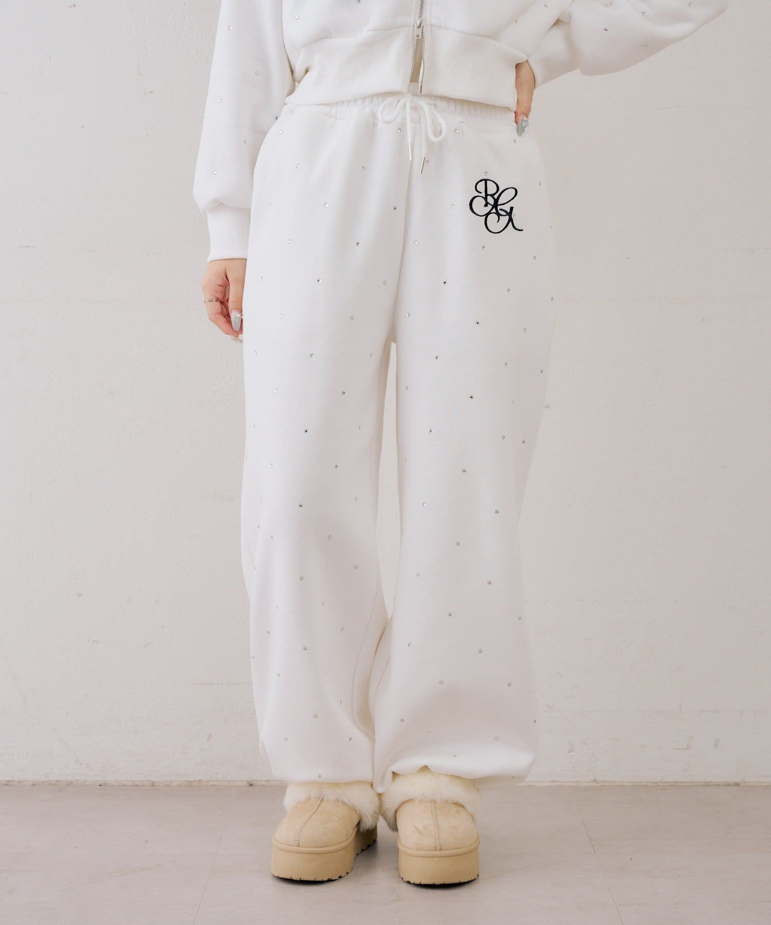 NICE CLAUP / OLIVE des OLIVE OUTLET(ナイスクラップ  / オリーブ デ オリーブ アウトレット) 【continuer【セットアップ可能】ラインストーンスウェットパンツ