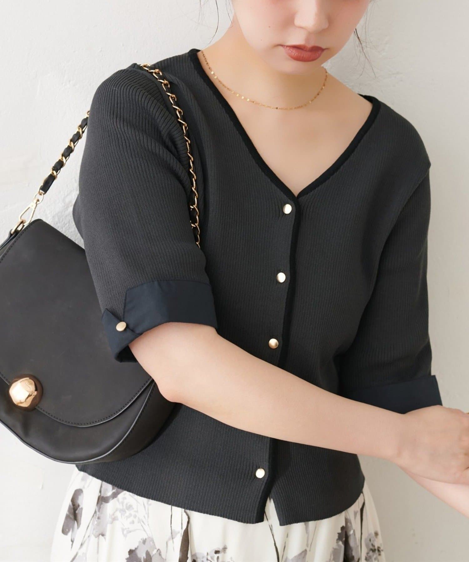NICE CLAUP / OLIVE des OLIVE OUTLET(ナイスクラップ  / オリーブ デ オリーブ アウトレット) 【natural couture】袖口カフス付き配色Vネックカーデ