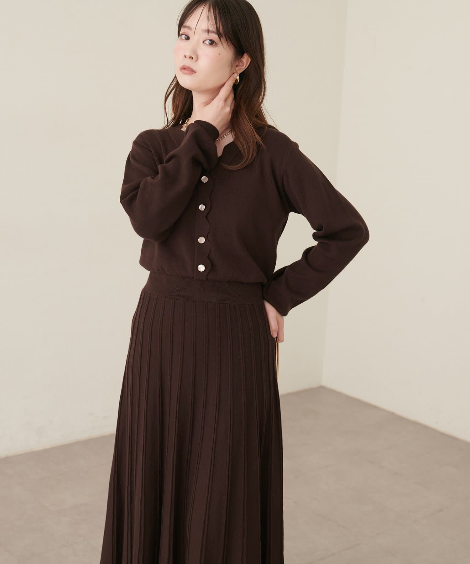 natural couture(ナチュラルクチュール) スカラッププリーツニットワンピース