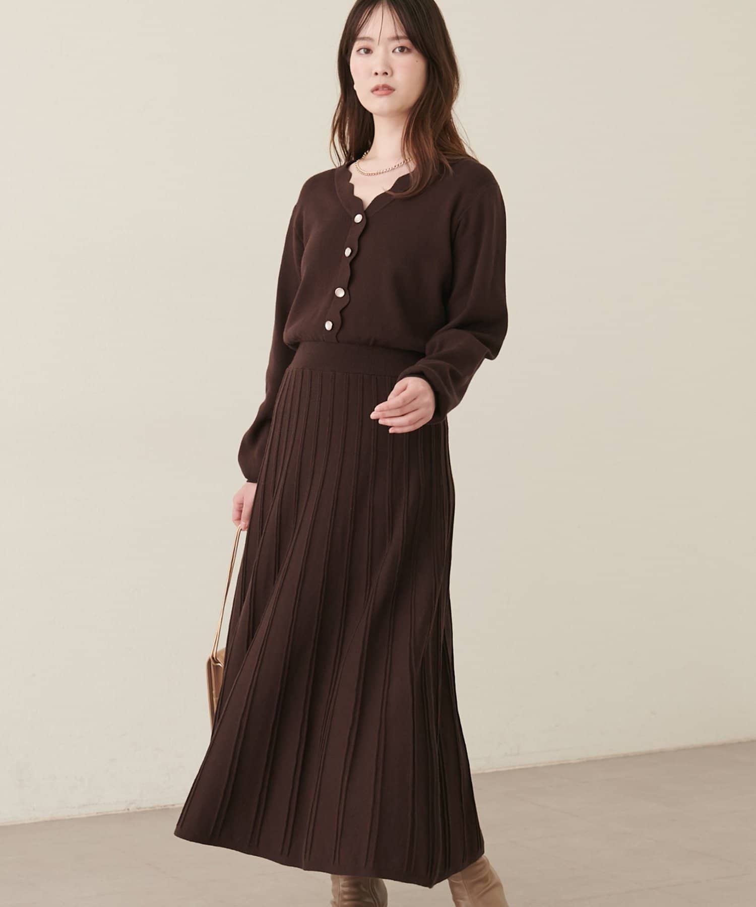 natural couture(ナチュラルクチュール) スカラッププリーツニットワンピース