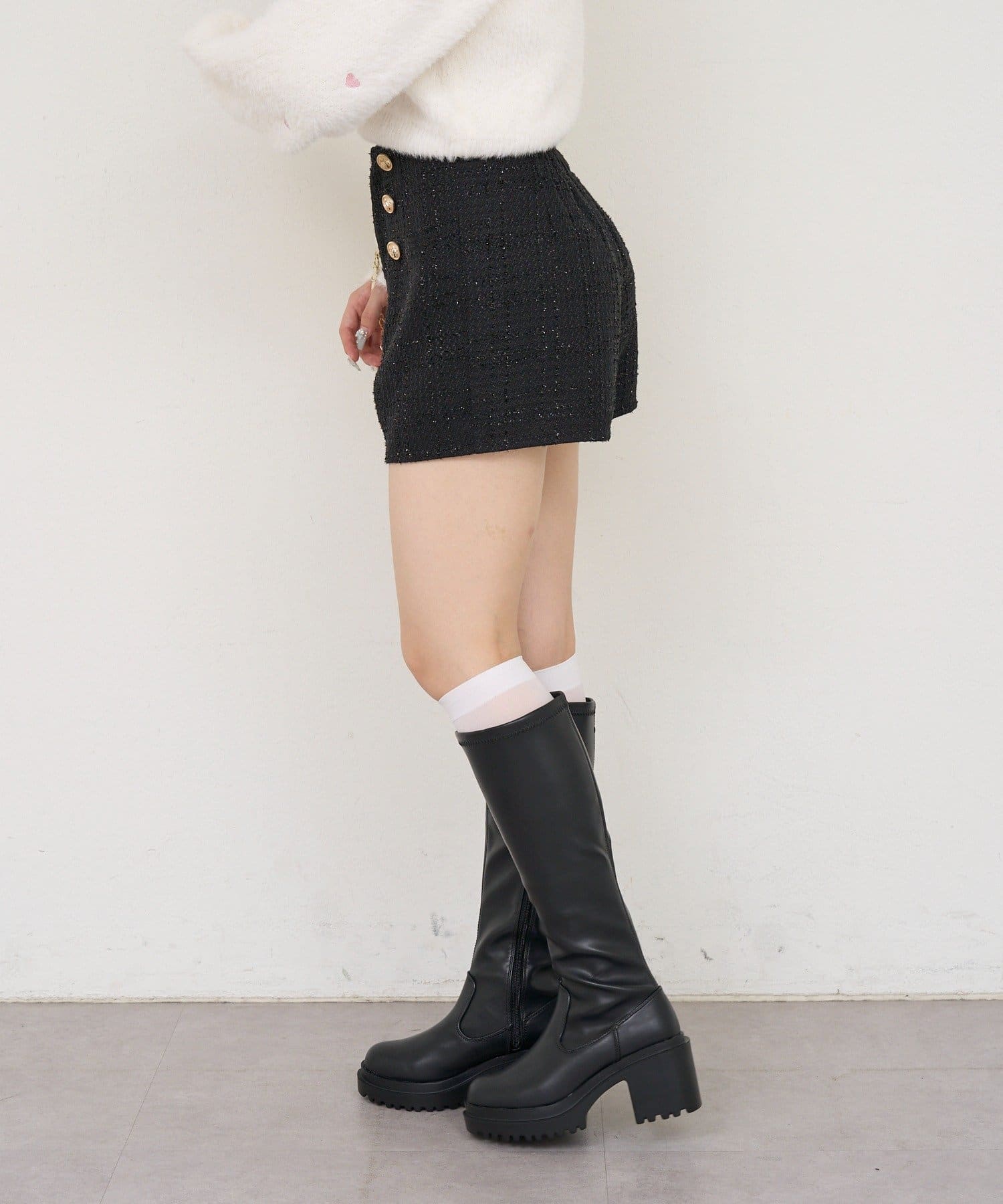 NICE CLAUP / OLIVE des OLIVE OUTLET(ナイスクラップ  / オリーブ デ オリーブ アウトレット) 【continuer】【セットアップ対応可】金ボタンツイードショートパンツ