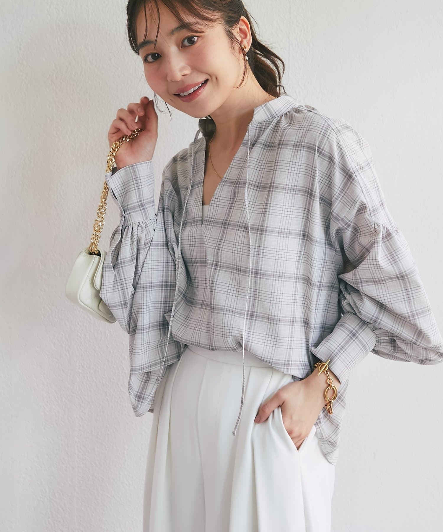 La boutique BonBon】チェックリボンボリュームスリーブブラウス 