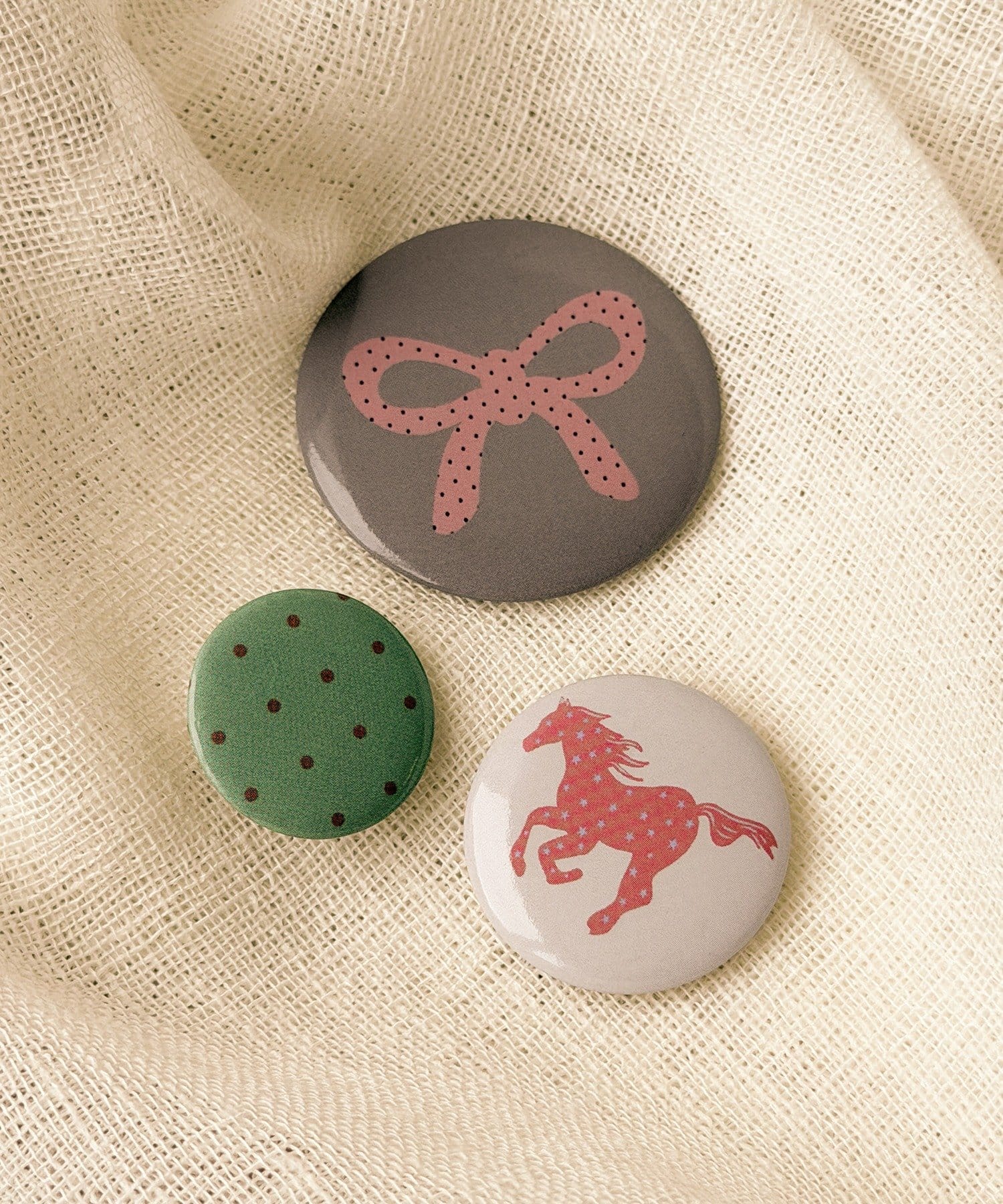 3COINS(スリーコインズ) 缶バッチ3個セット