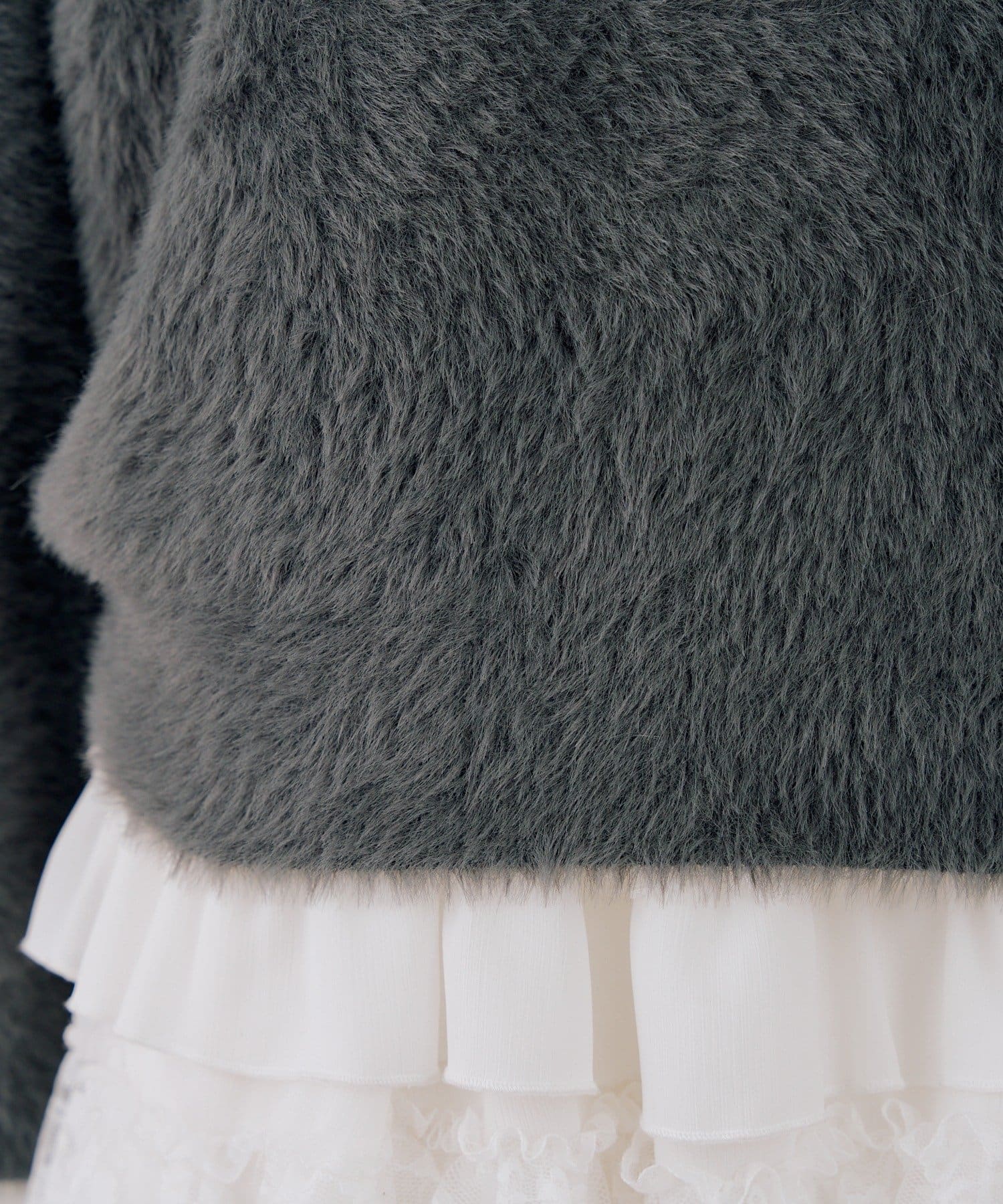 NICE CLAUP / OLIVE des OLIVE OUTLET(ナイスクラップ  / オリーブ デ オリーブ アウトレット) 【ANOTHER BRANCH】フェザー肩あきチュールニット