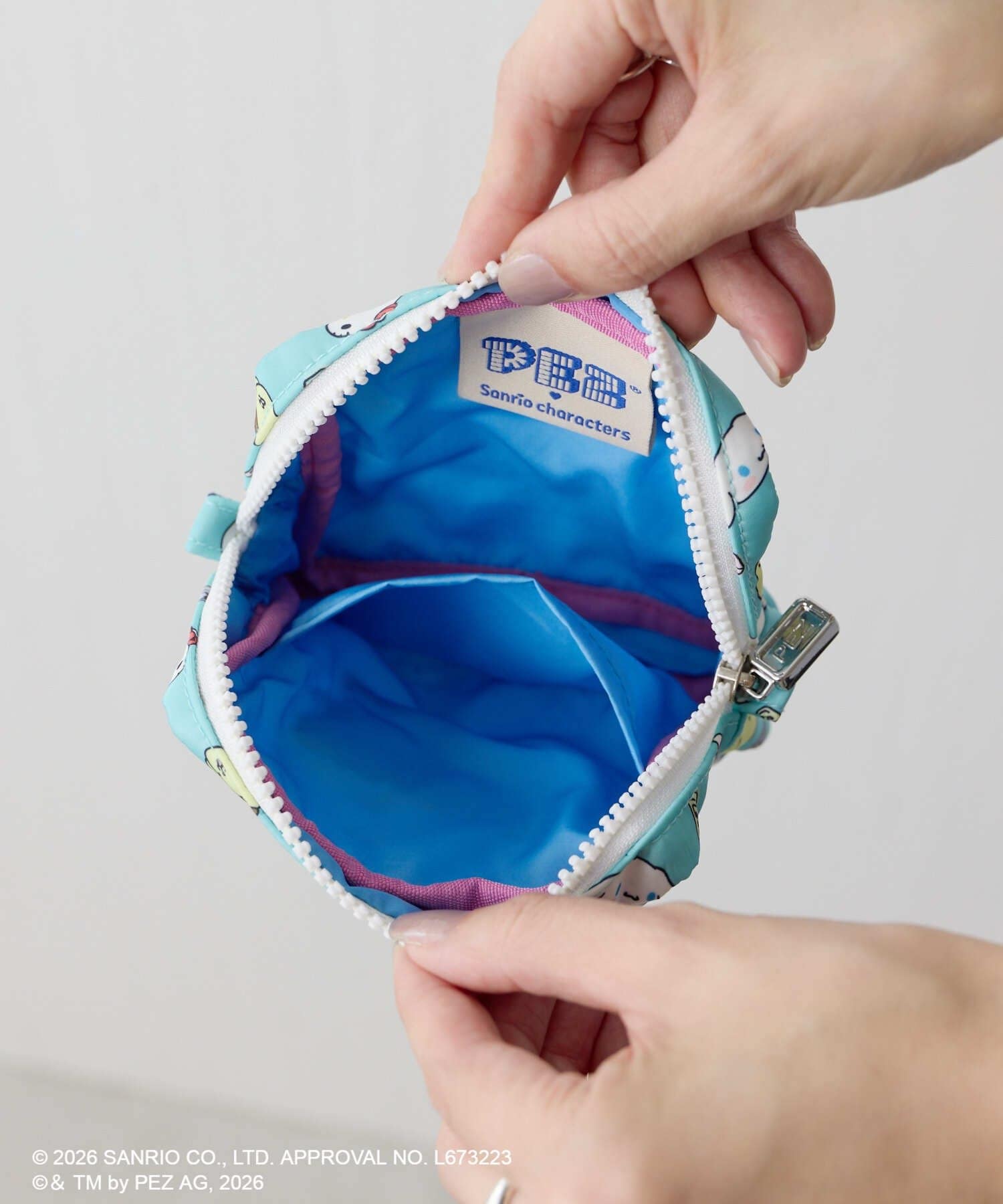 ear PAPILLONNER(イア パピヨネ) 【サンリオキャラクターズ×PEZ(ペッツ) ×ear】スクエアポーチ
