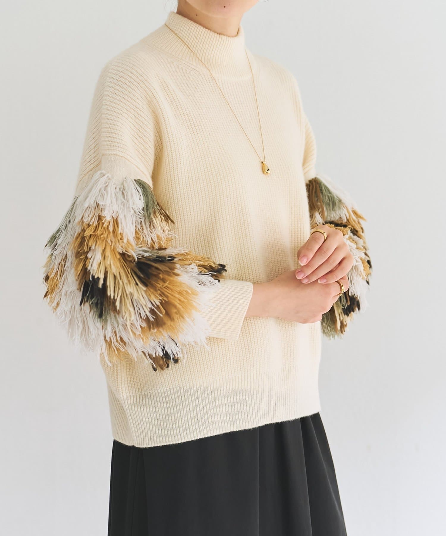BEARDSLEY(ビアズリー) 《9/26(金)18時予約》ウシロ釦ソデファー刺繍ニット《15 quinze》
