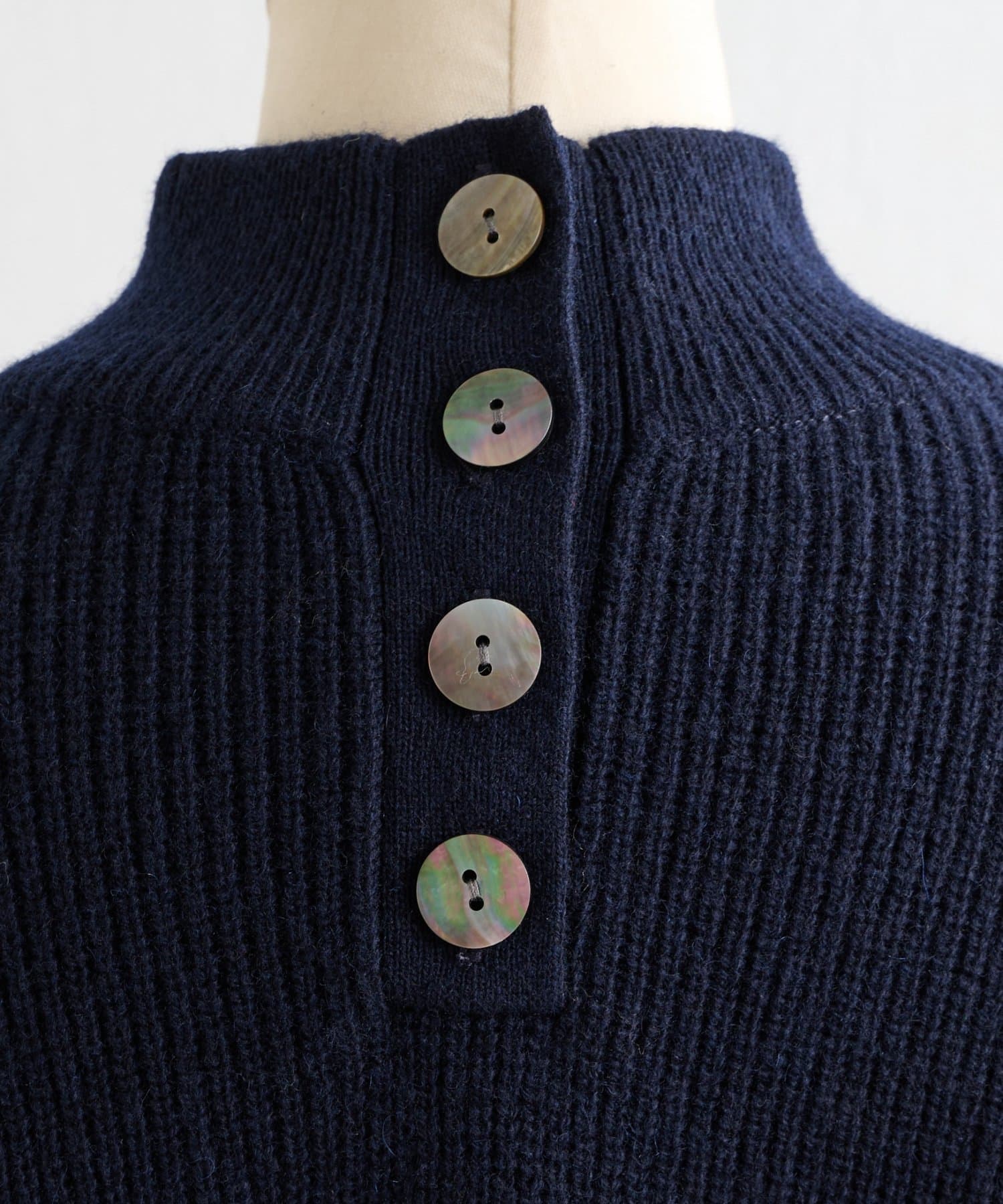 BEARDSLEY(ビアズリー) 《9/26(金)18時予約》ウシロ釦ソデファー刺繍ニット《15 quinze》