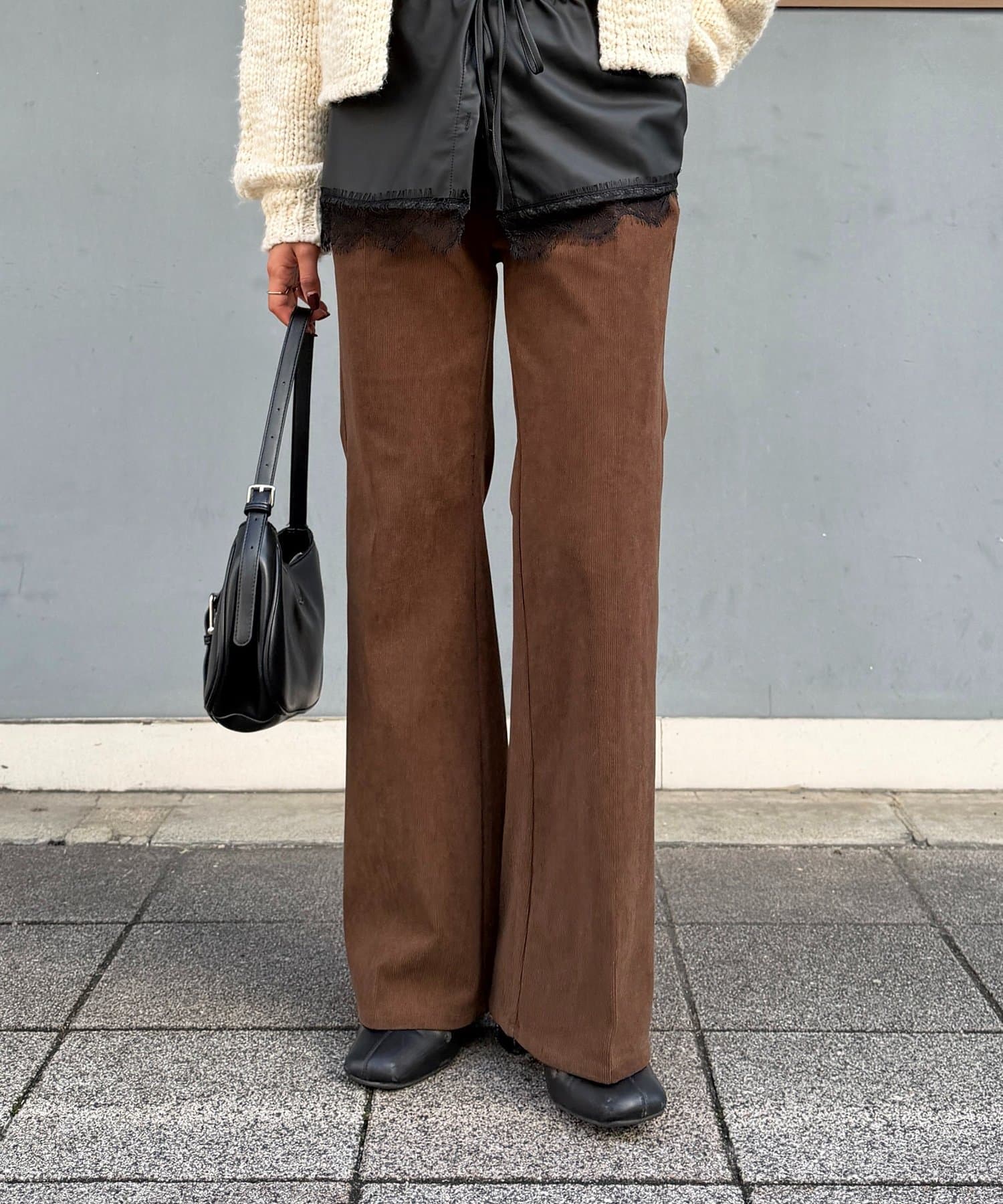 Thevon.(ゼヴォン) コーデュロイフレアパンツ