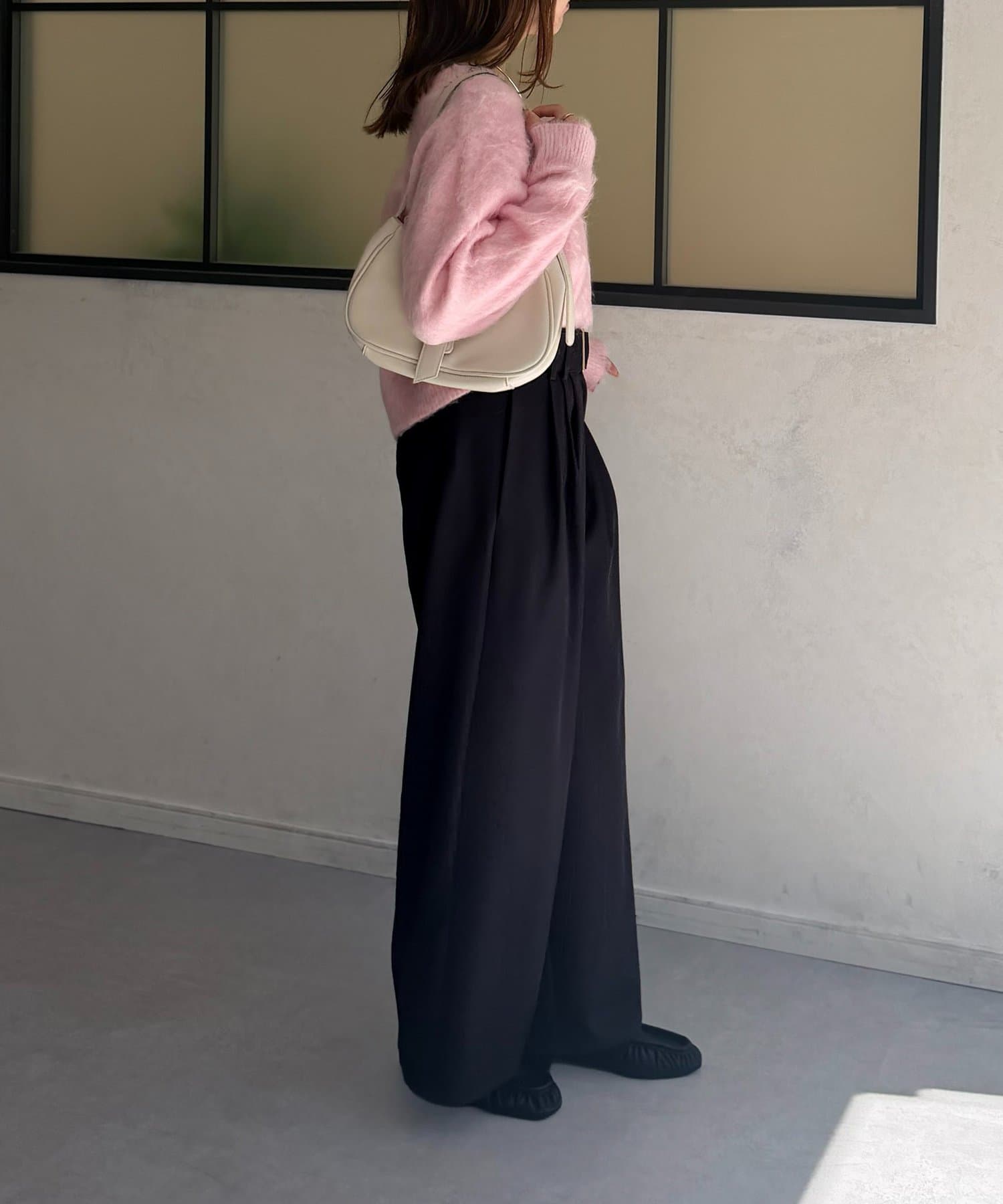 Thevon.(ゼヴォン) レザーパッチ付きシャギーニット