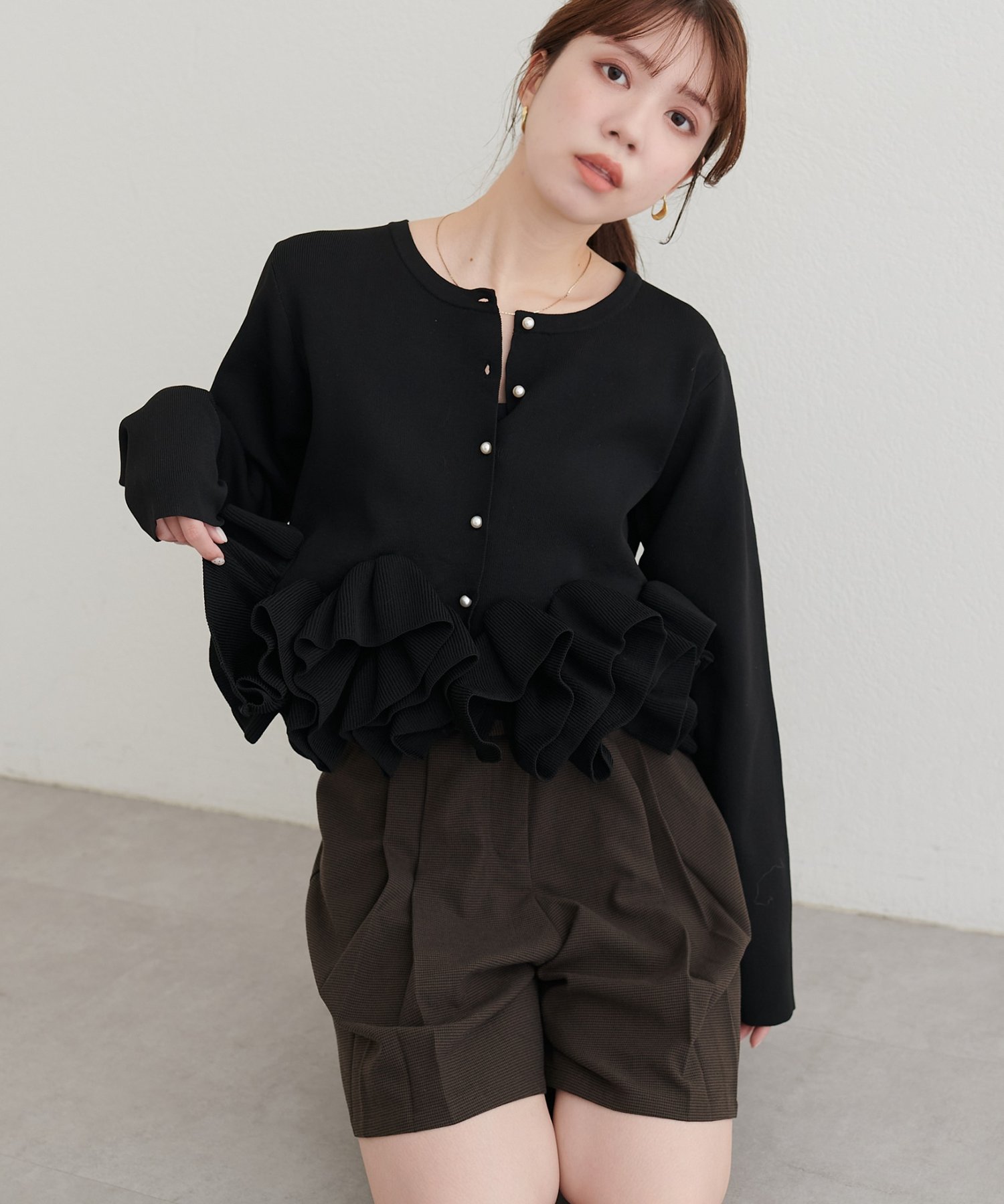 natural couture(ナチュラルクチュール) フリルデザインニットカーディガン