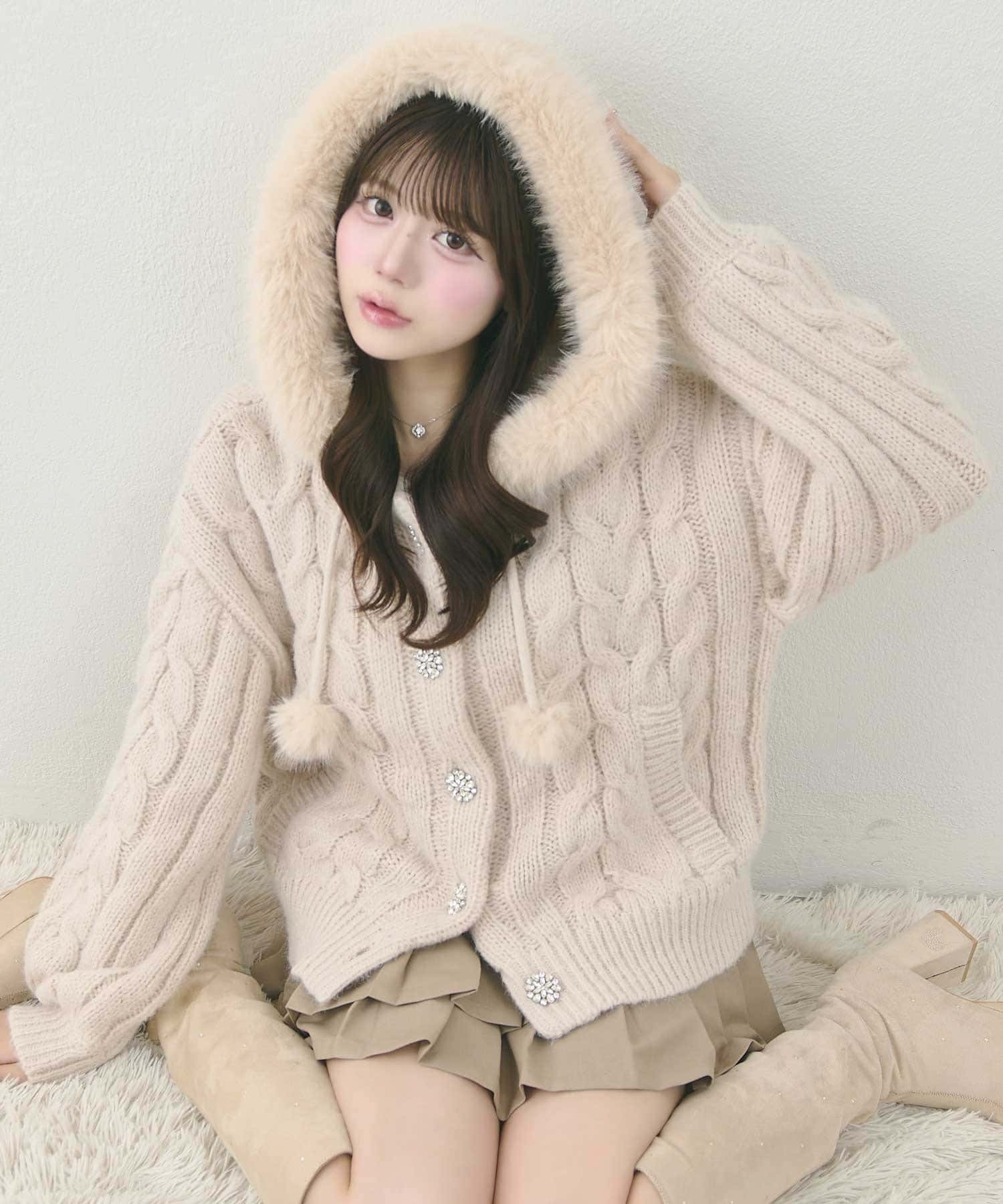 Belle Charme(ベルシャルム) Fur Hood Loose Cardigan
