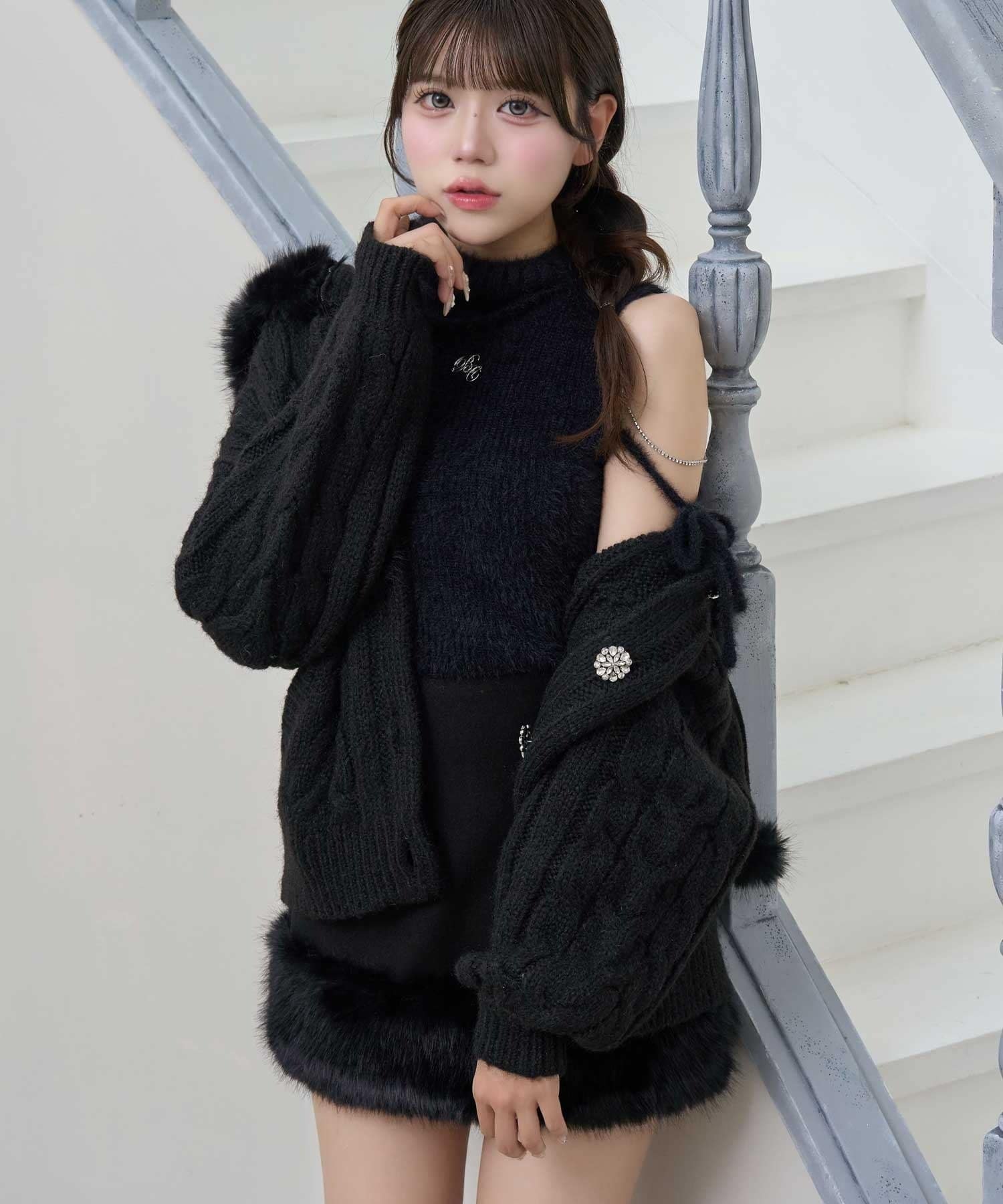 Belle Charme(ベルシャルム) Feather Turtleneck Tops