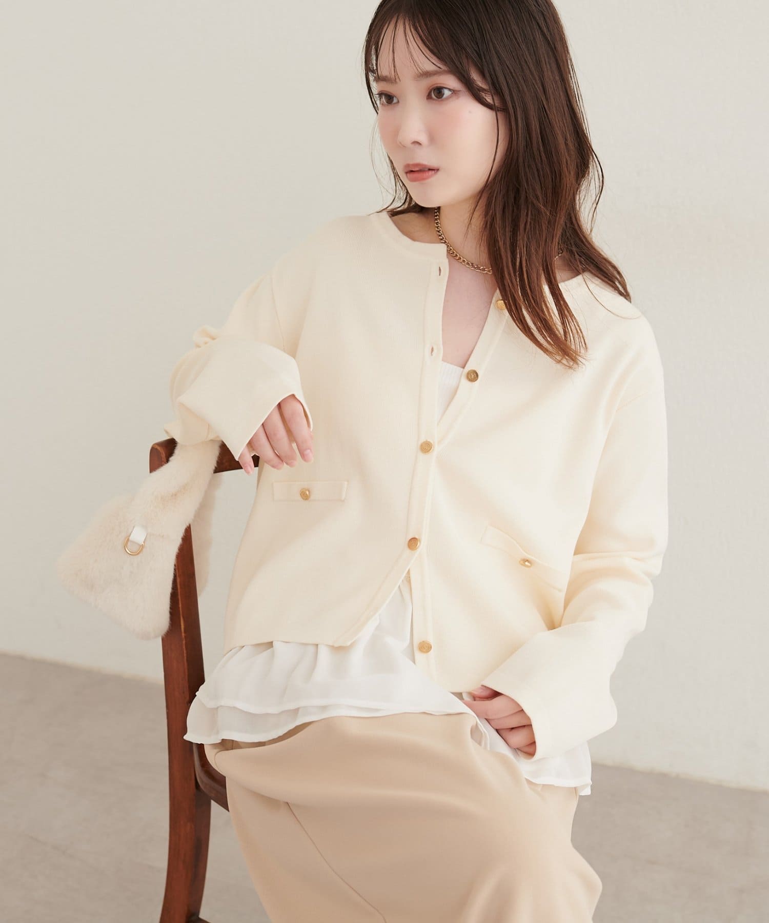 natural couture(ナチュラルクチュール) オリジナルデザイン釦ショートカーディガン