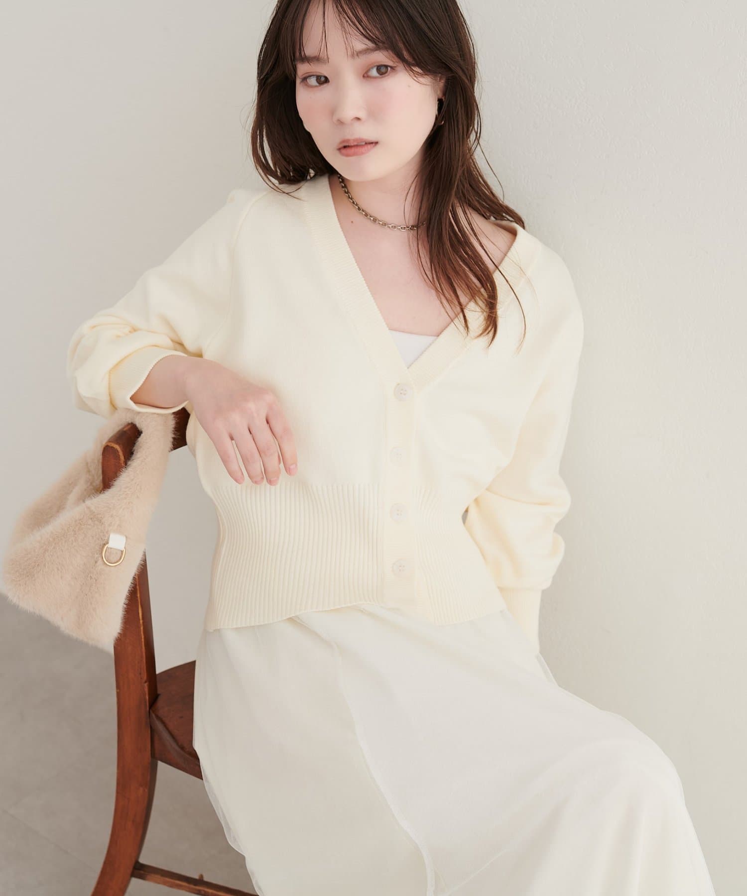natural couture(ナチュラルクチュール) ラグラン切替Vネックカーディガン