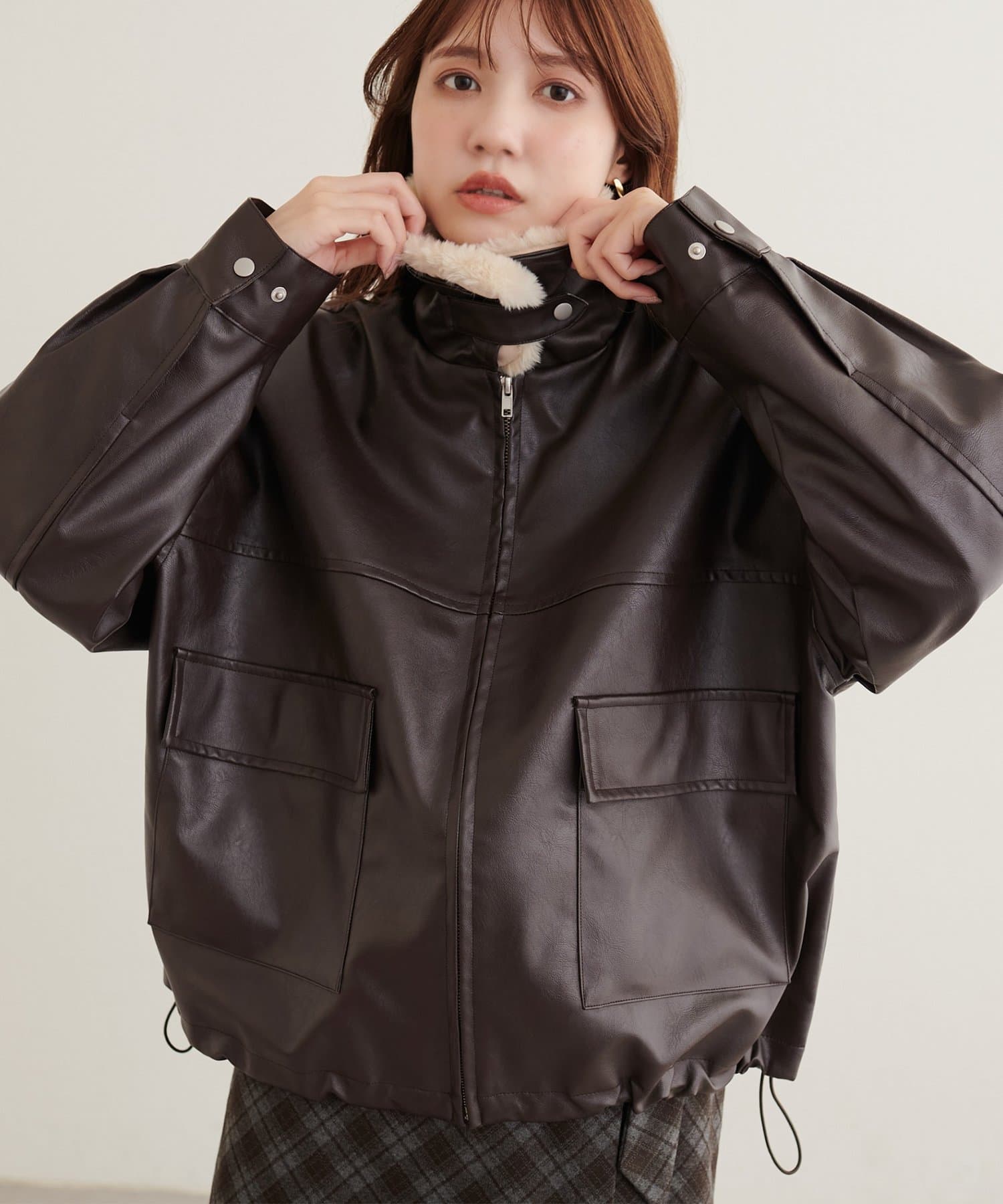 natural couture(ナチュラルクチュール) ファーティペット付きヘムドロストフェイクレザーブルゾン