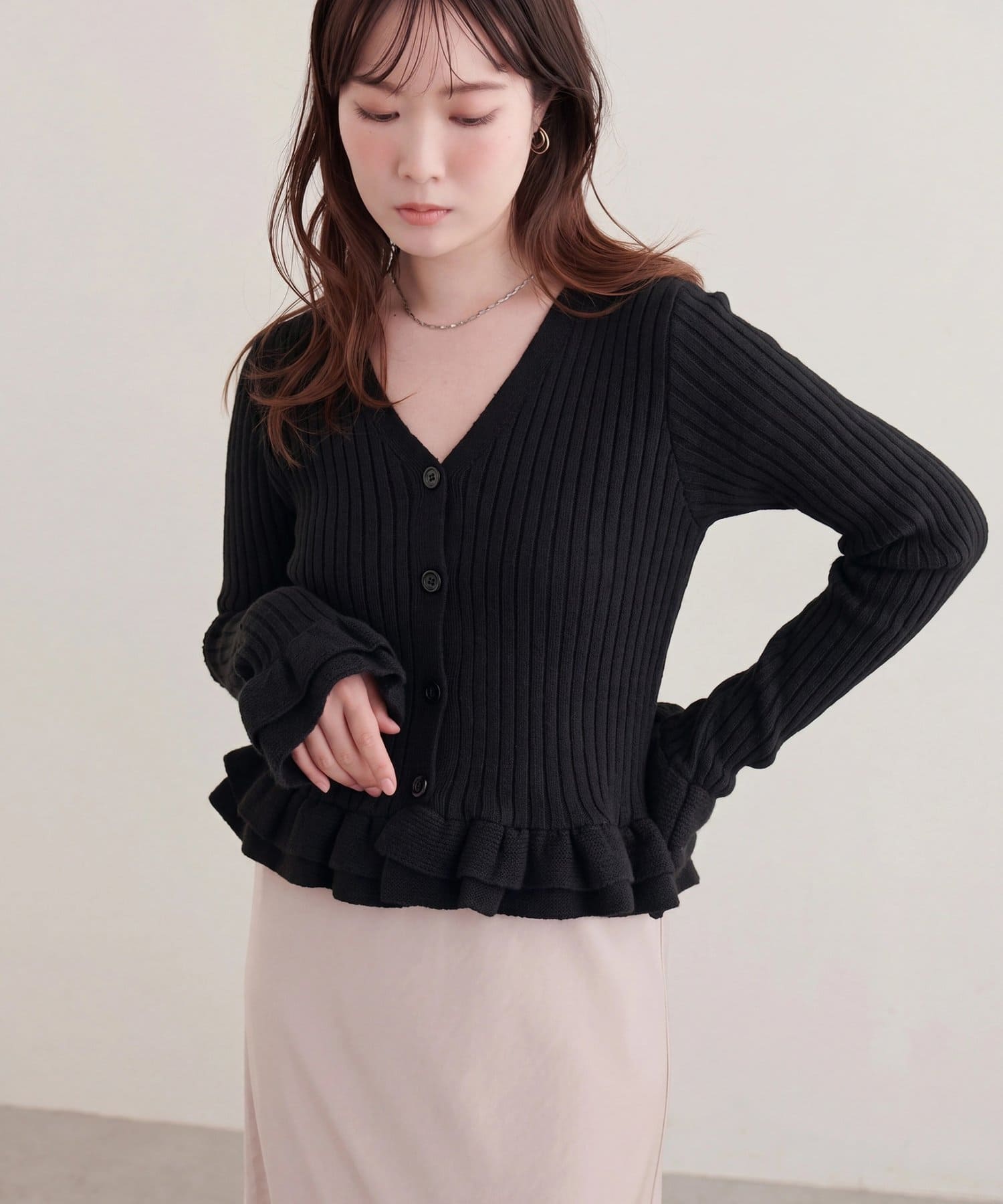 natural couture(ナチュラルクチュール) アルパカタッチボタンフリルカーディガン