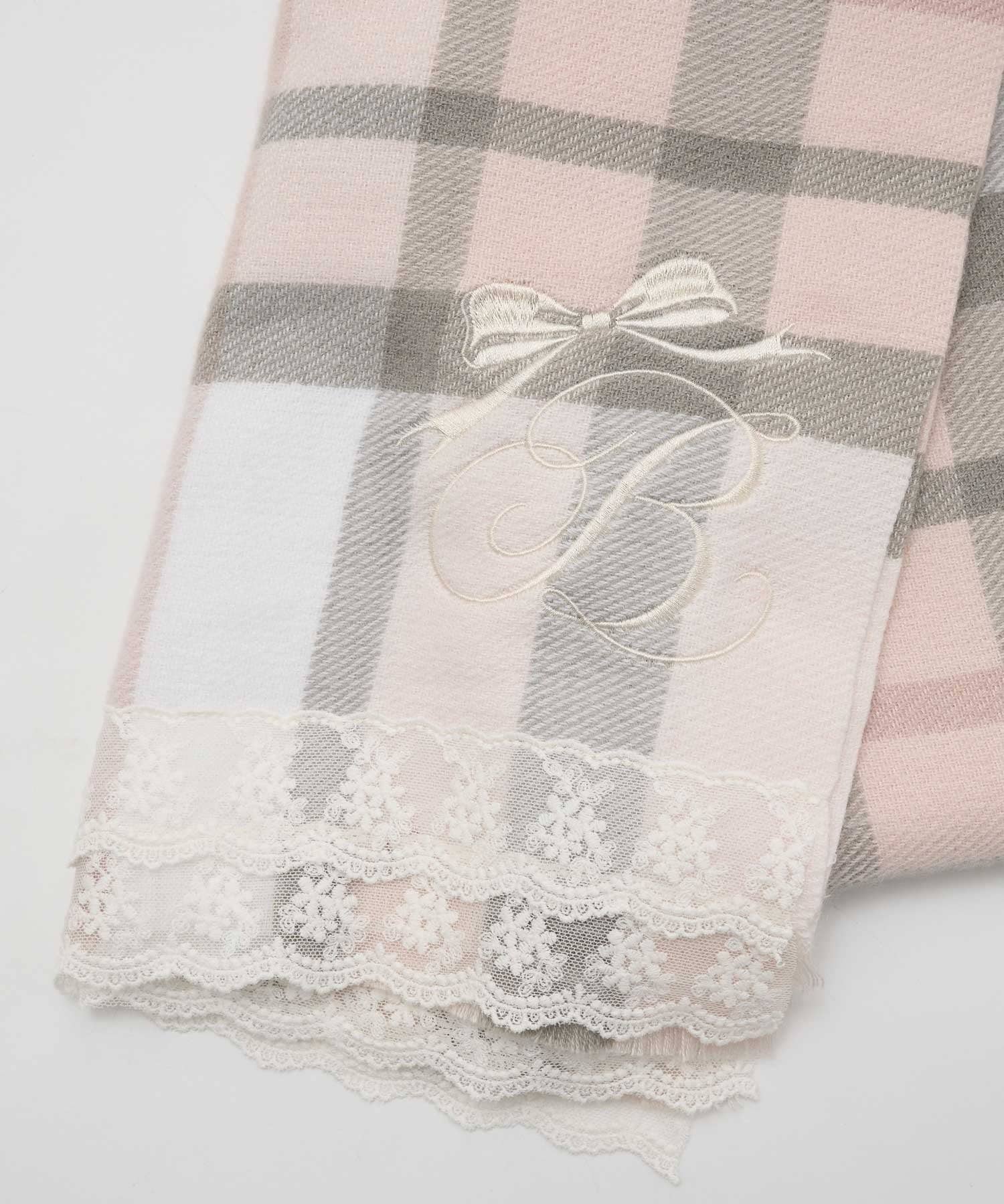 Belle Charme(ベルシャルム) B Logo Lace Muffler