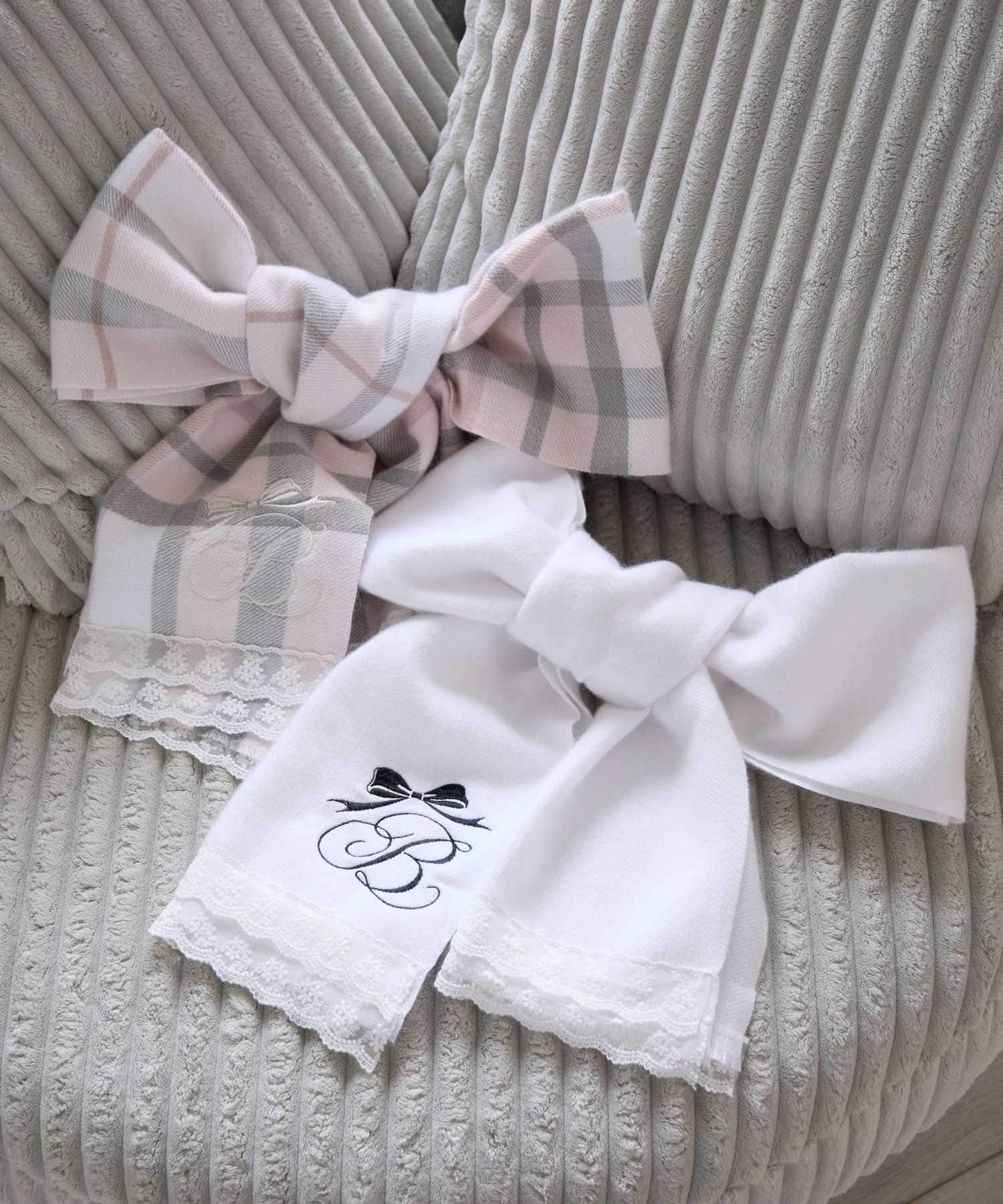 Belle Charme(ベルシャルム) B Logo Lace Muffler