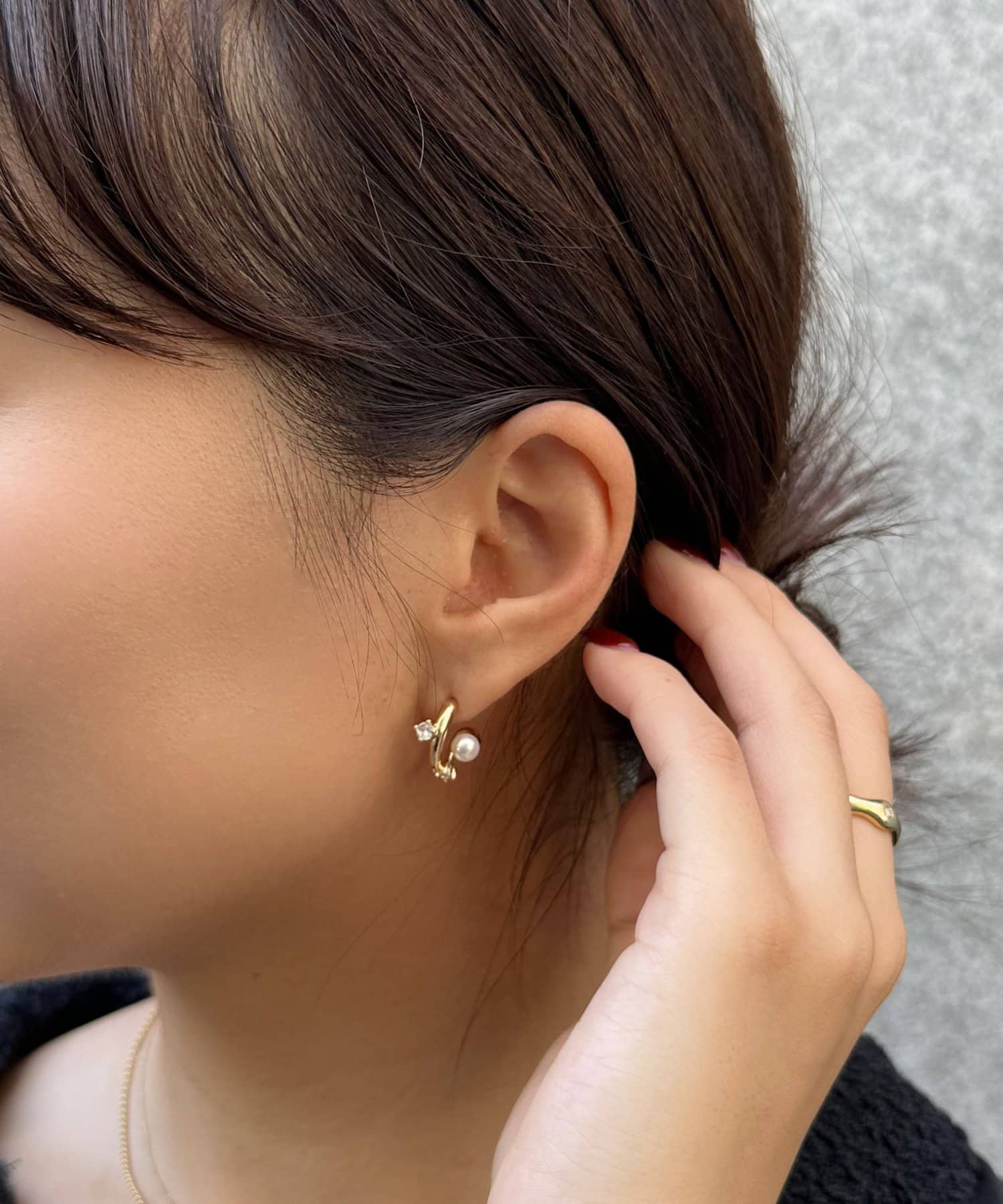 CAPRICIEUX LE'MAGE(カプリシュレマージュ) 〈GOLDY/ゴールディ〉パールストーンフープピアス