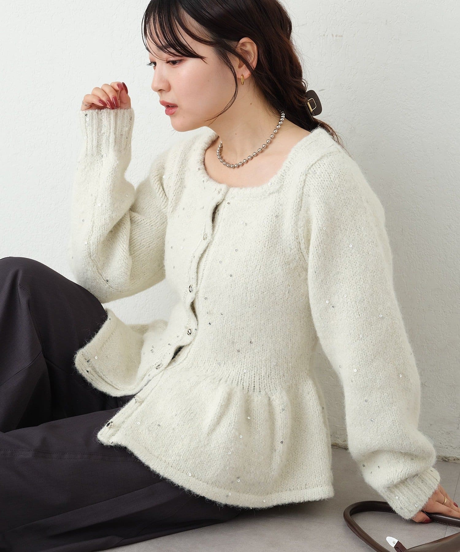 mystic(ミスティック) 【9/28(MON)まで15%OFF】《11/9の週にお届け》スパンコールペプラムニットカーディガン
