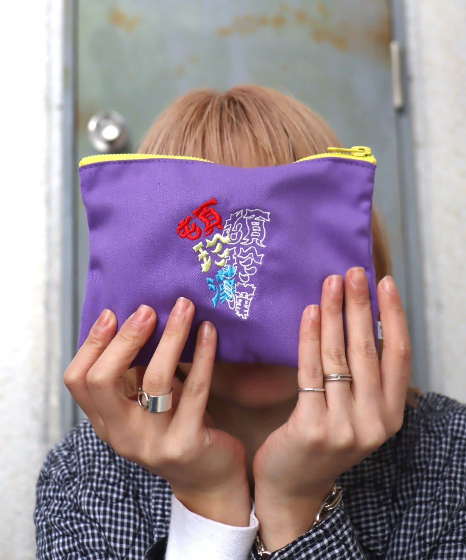BIRTHDAY BAR(バースデイバー) コミカル刺繍ポーチ